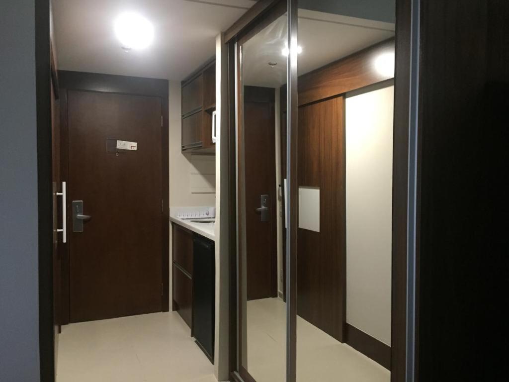 Deluxe Queen Suite
