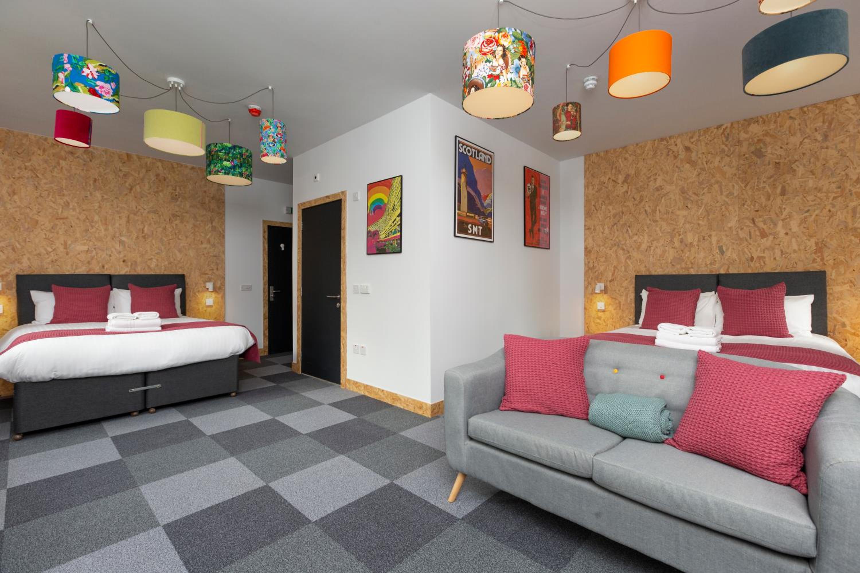 Comfort Quadruple Room with Ensuite (Room 3) - Photo 1
