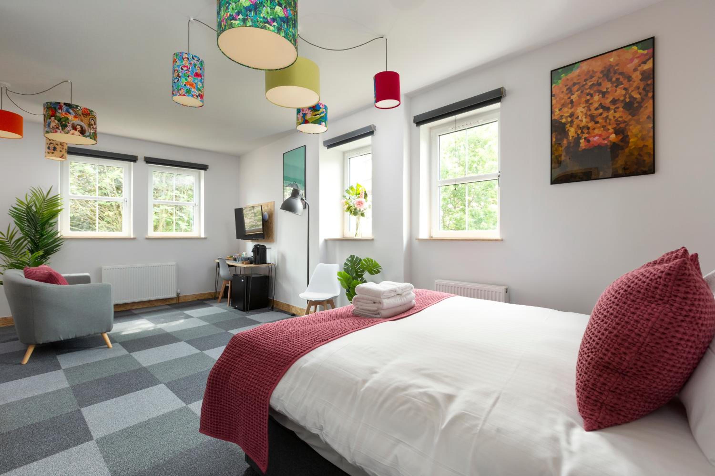 Comfort Quadruple Room with Ensuite (Room 3) - Photo 12