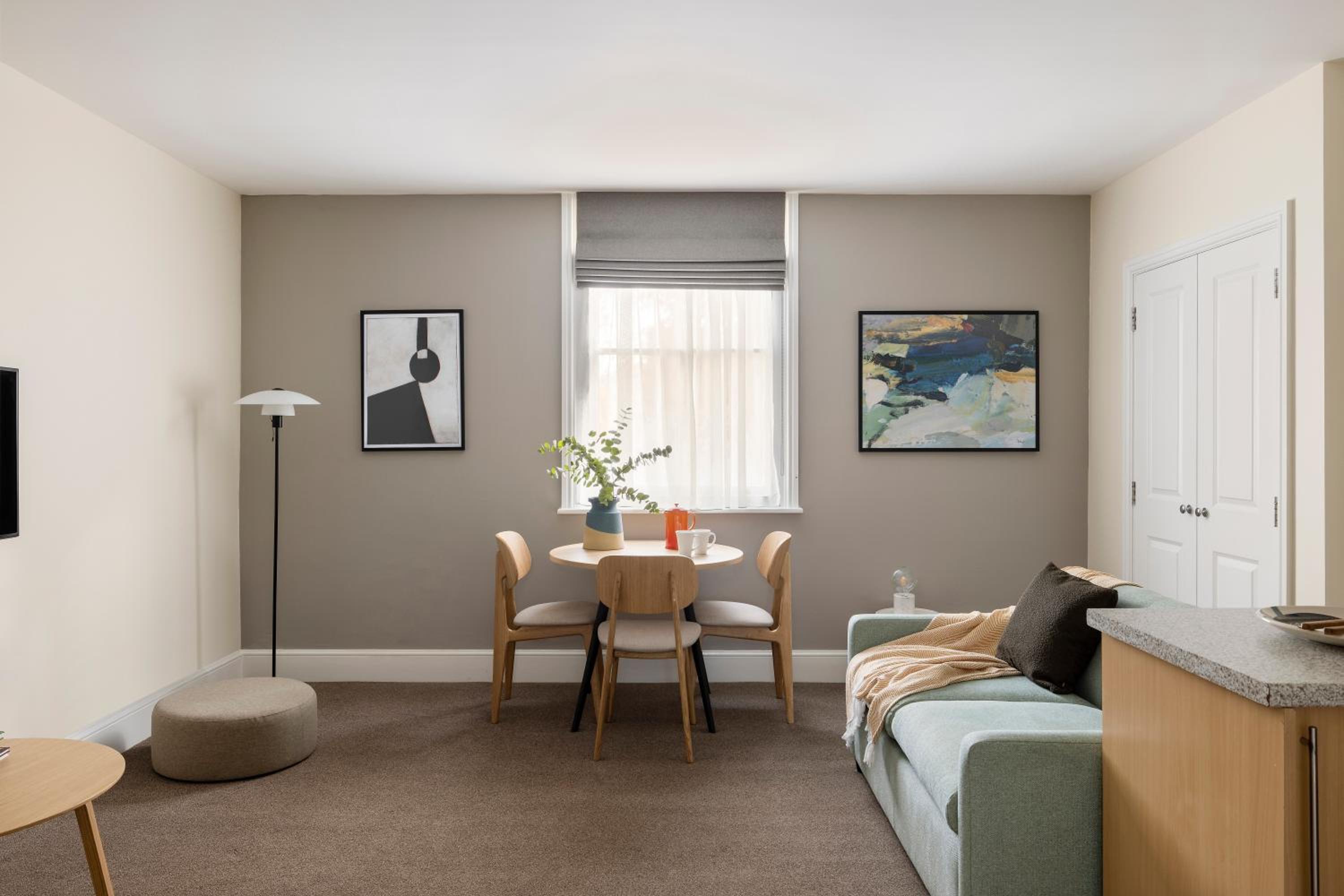 One-Bedroom Apartment photo 2