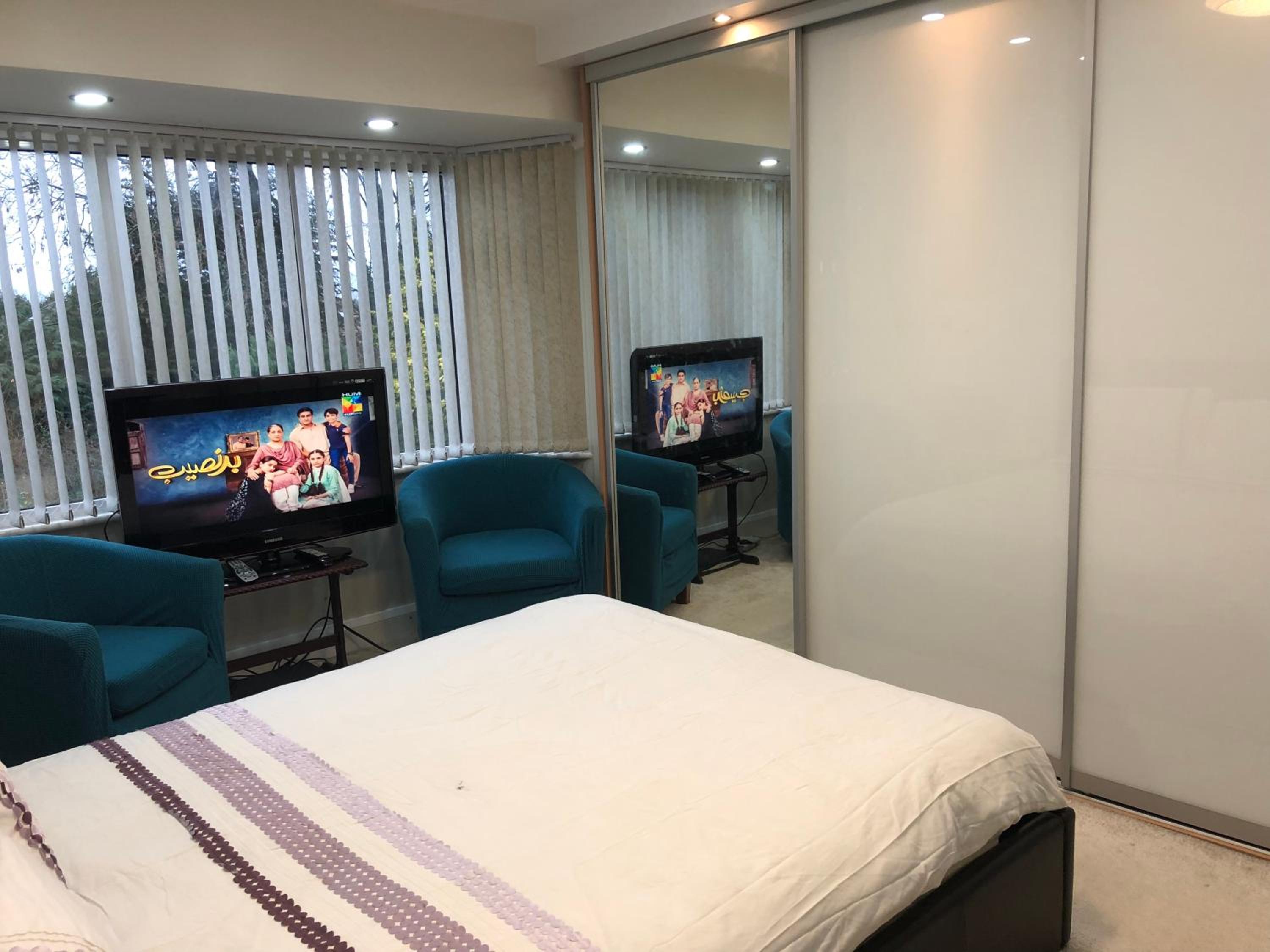 Deluxe Double Room - Photo 9