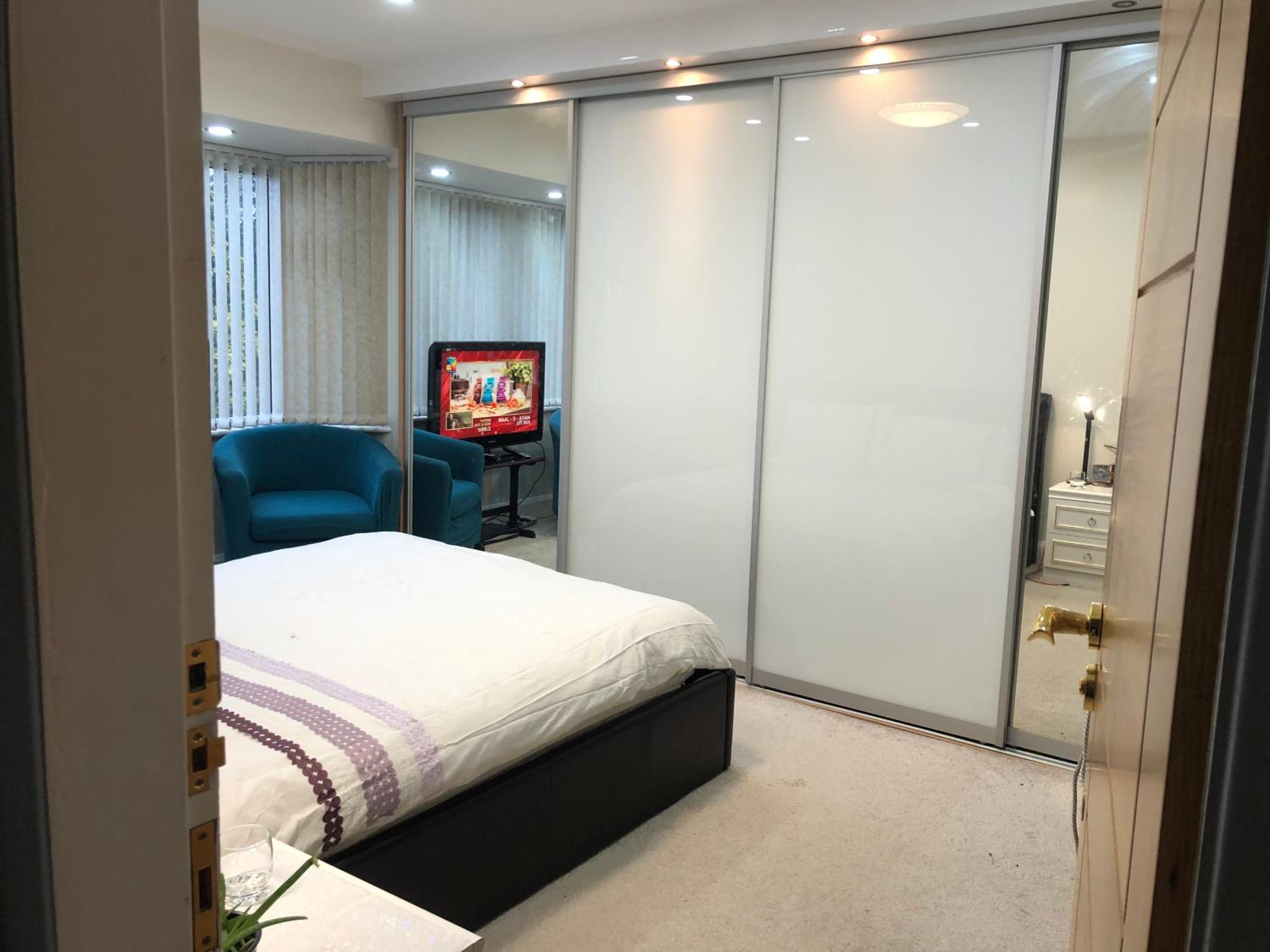 Deluxe Double Room - Photo 12