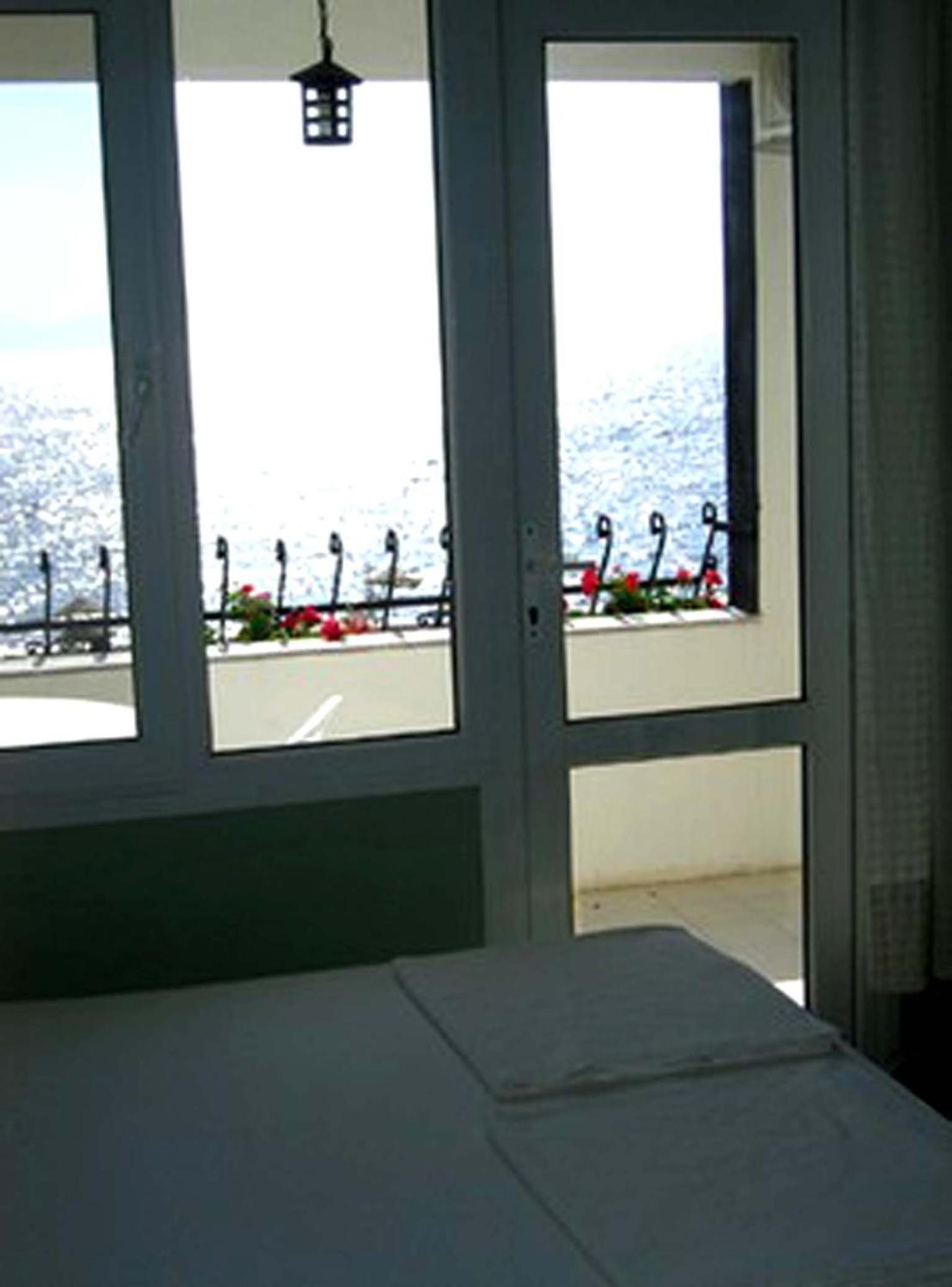 Standard Triple Room With Sea View photo 3