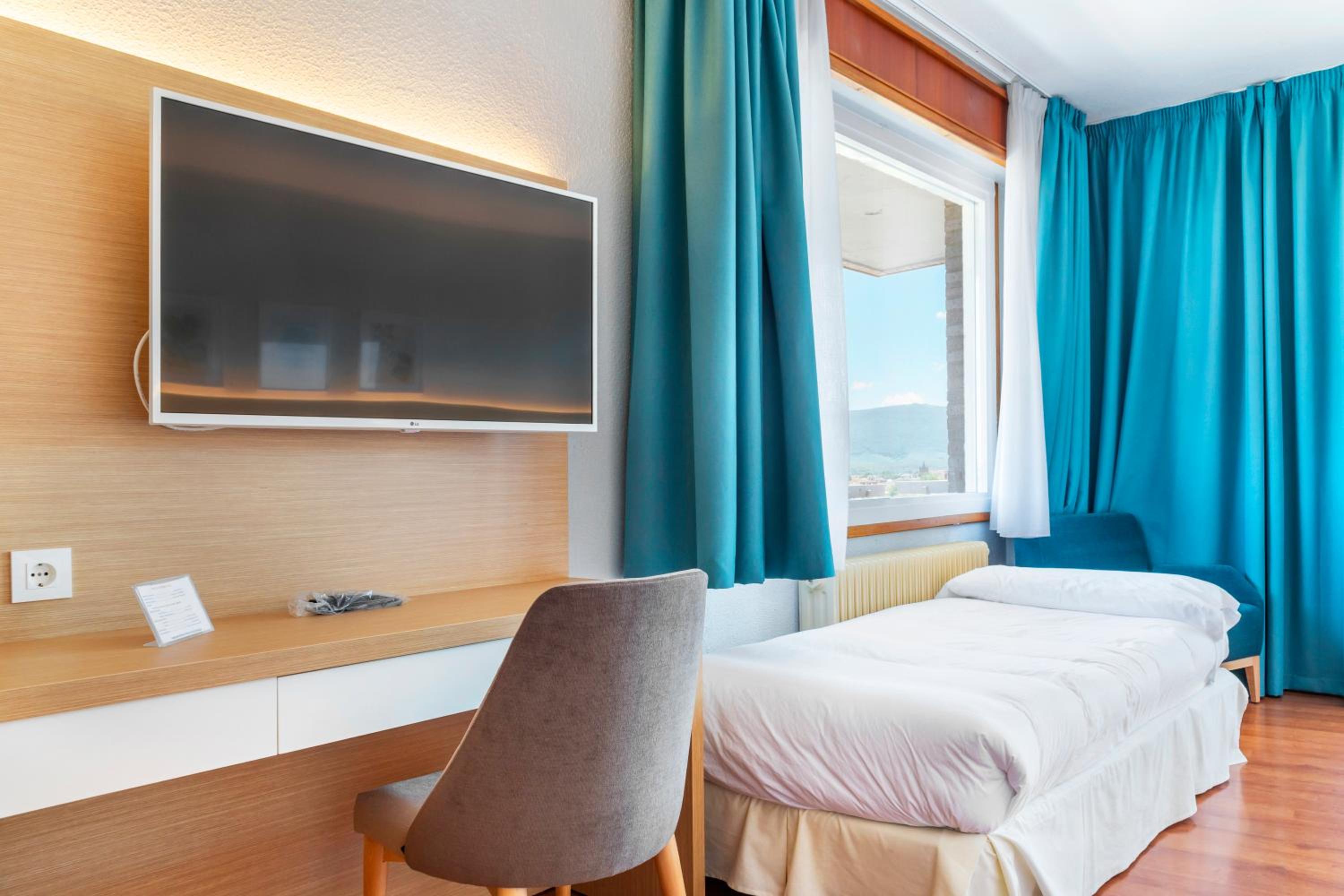 Quadruple Room with Terrace photo 3