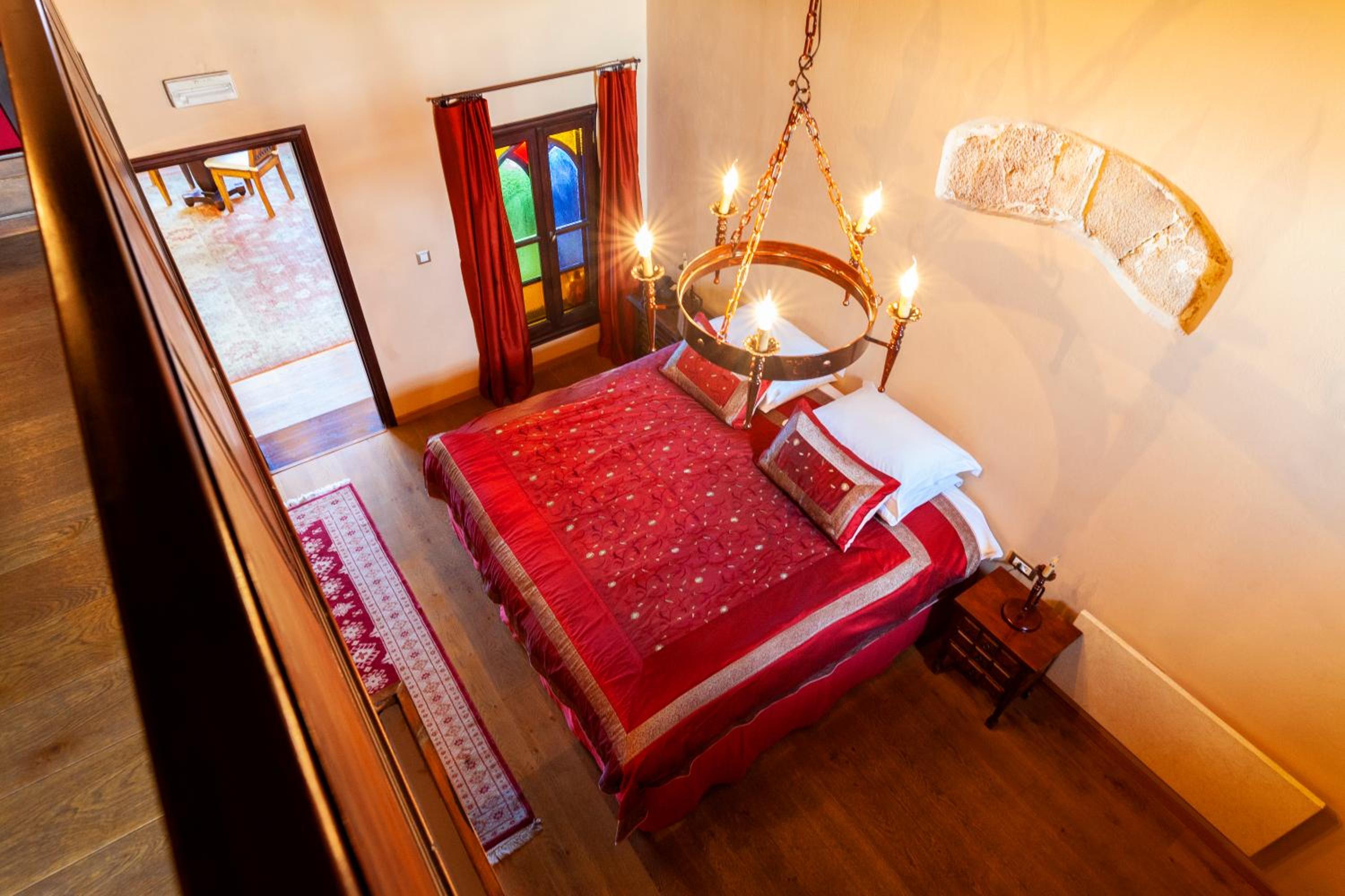 Crusader Suite - Photo 1