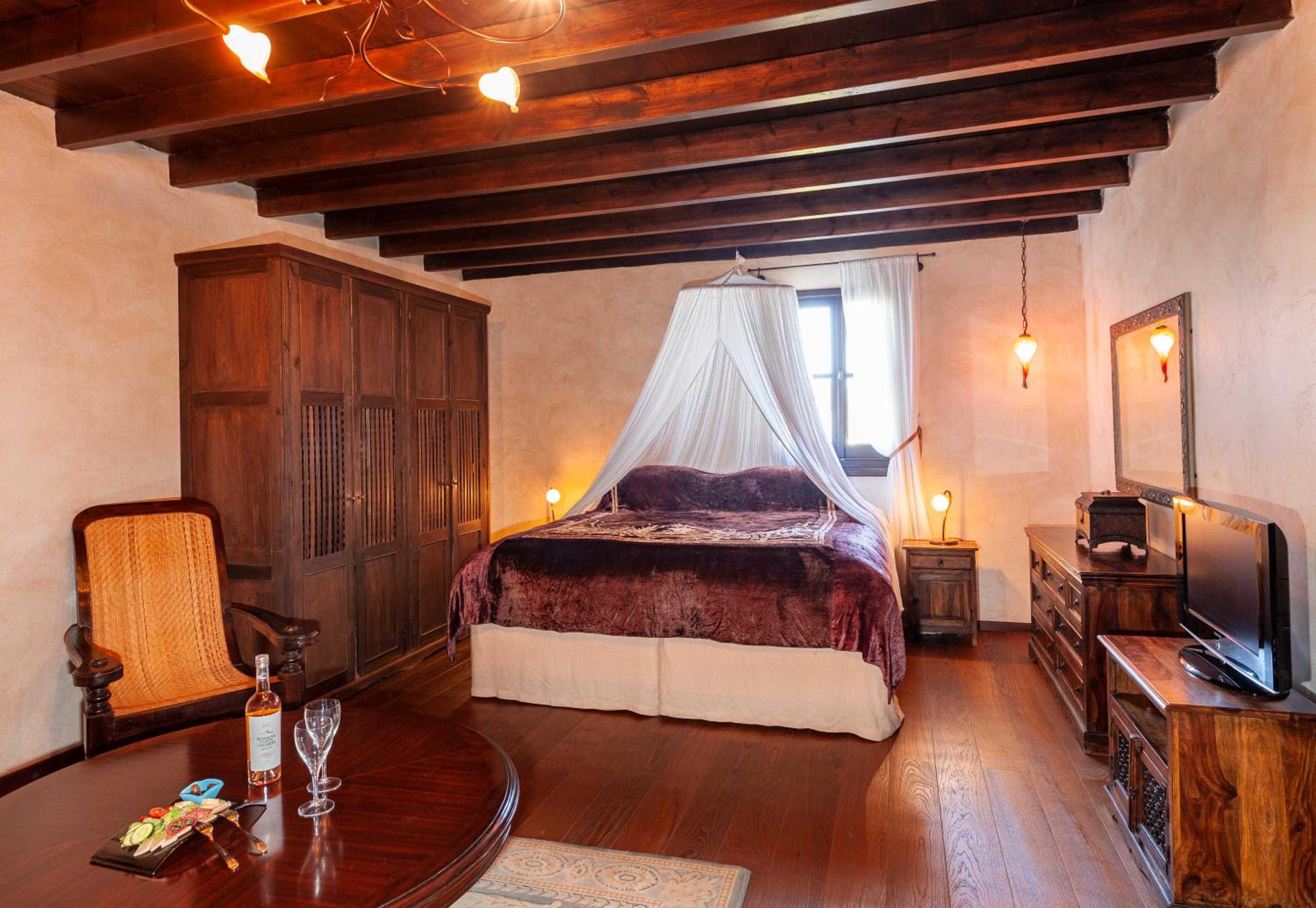 Grand Master Suite - Photo 2