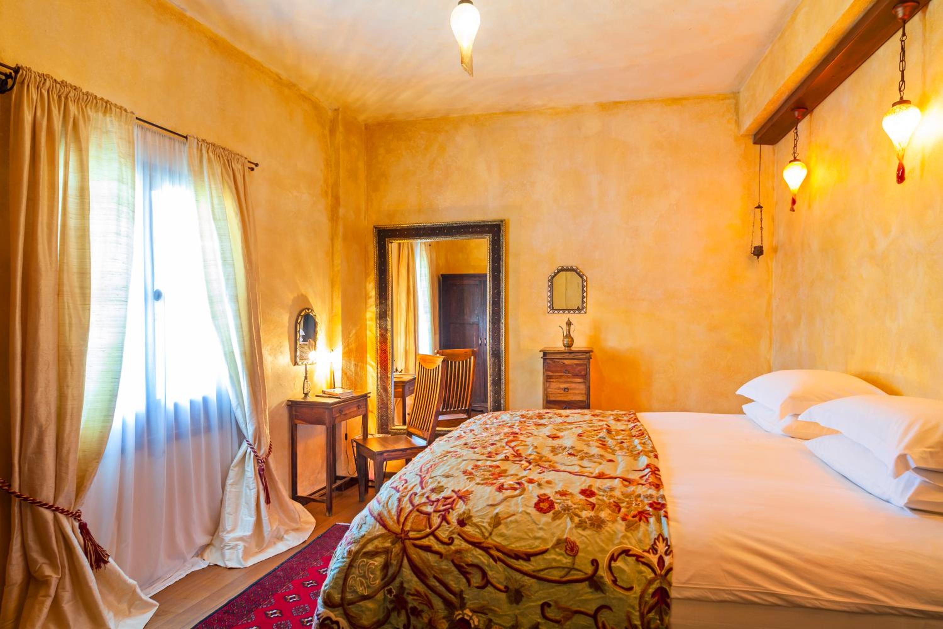 Pasha Suite - Photo 1