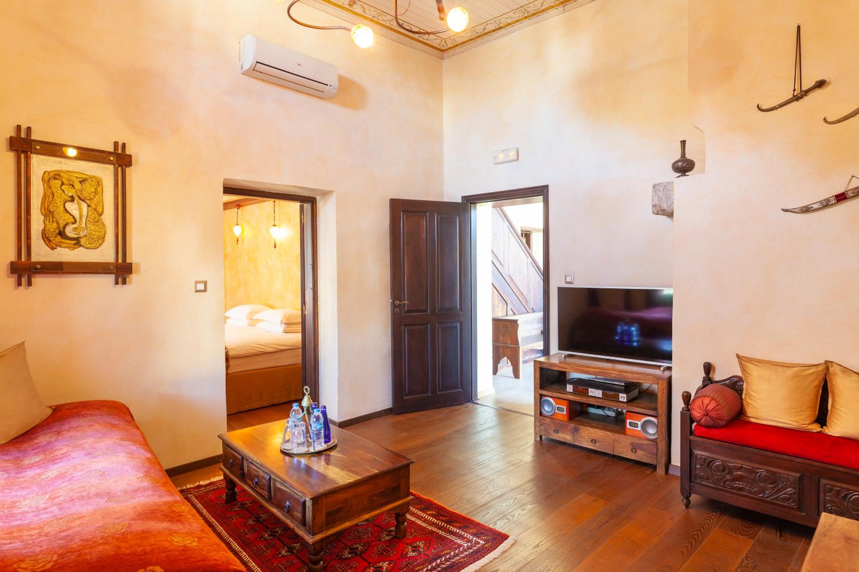 Pasha Suite - Photo 3