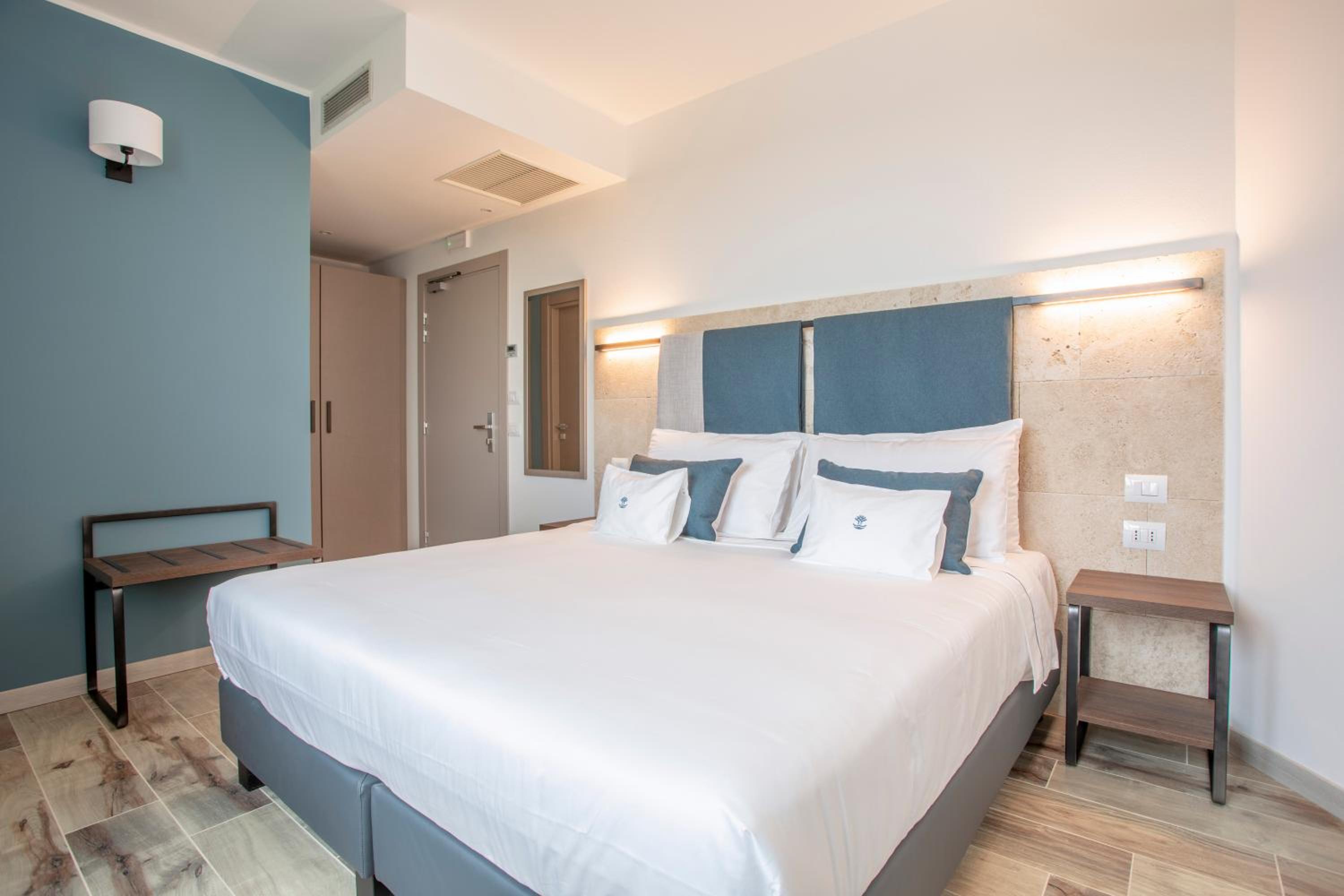 Superior Double or Twin Room - Photo 2