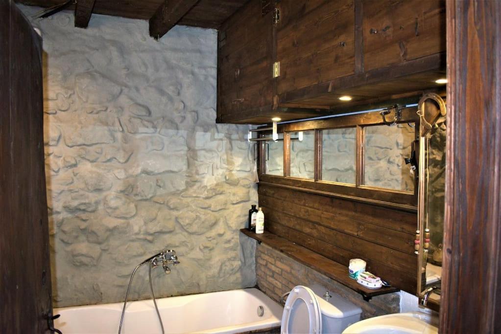 Four-Bedroom House photo 3