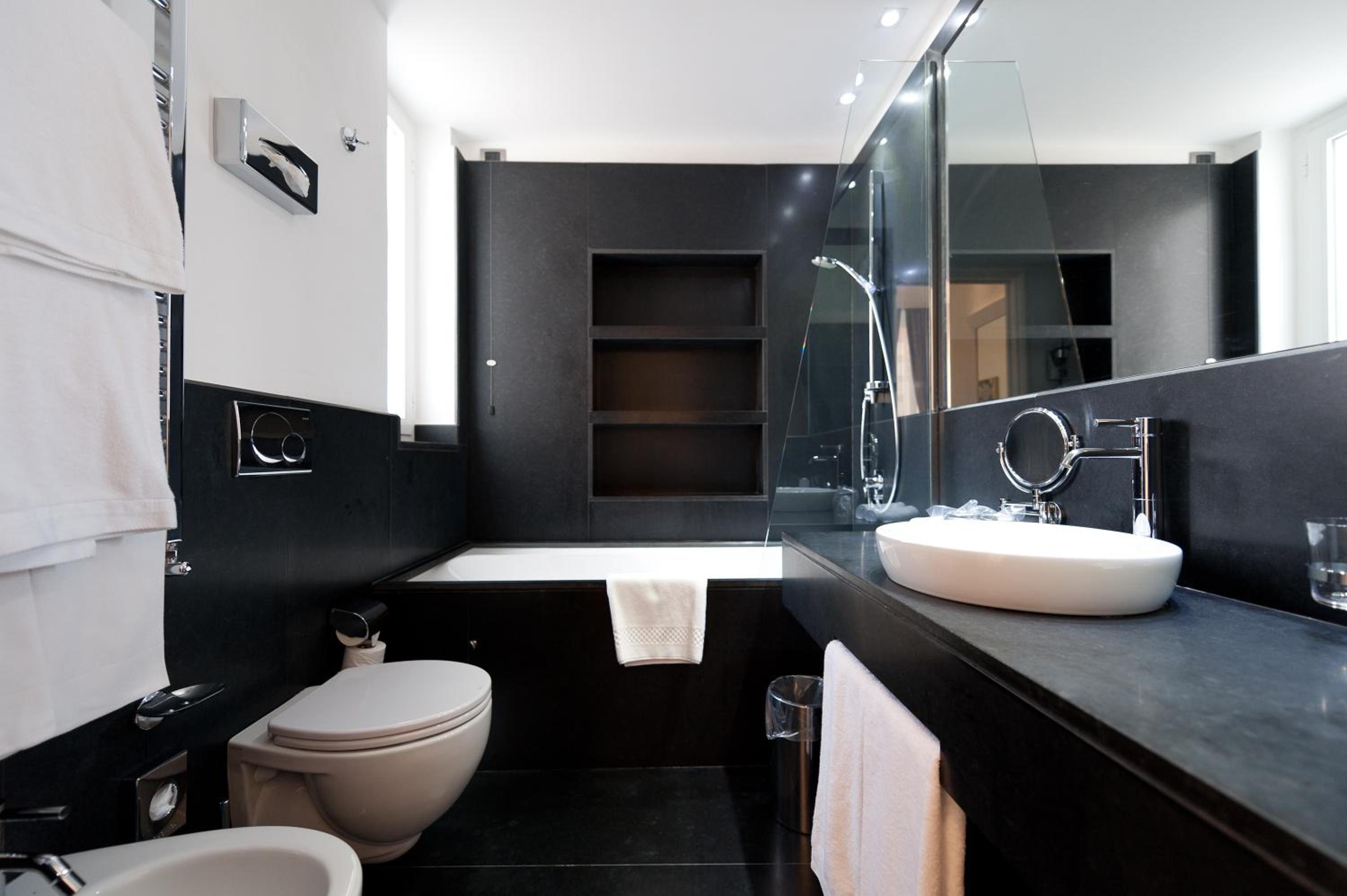  Junior Suite with Spa Access - Photo 4
