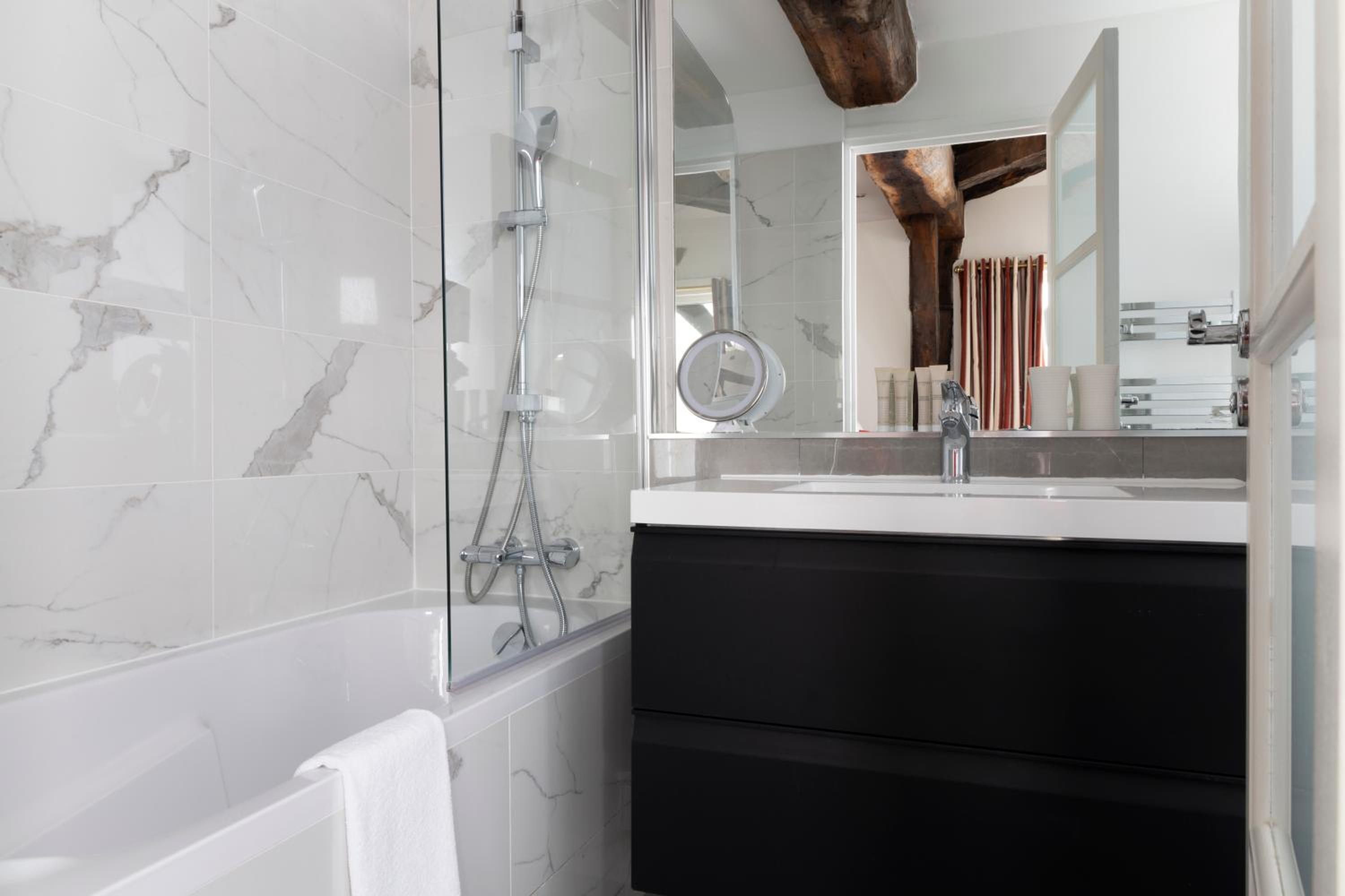 Superior Single Room With Bath photo 2