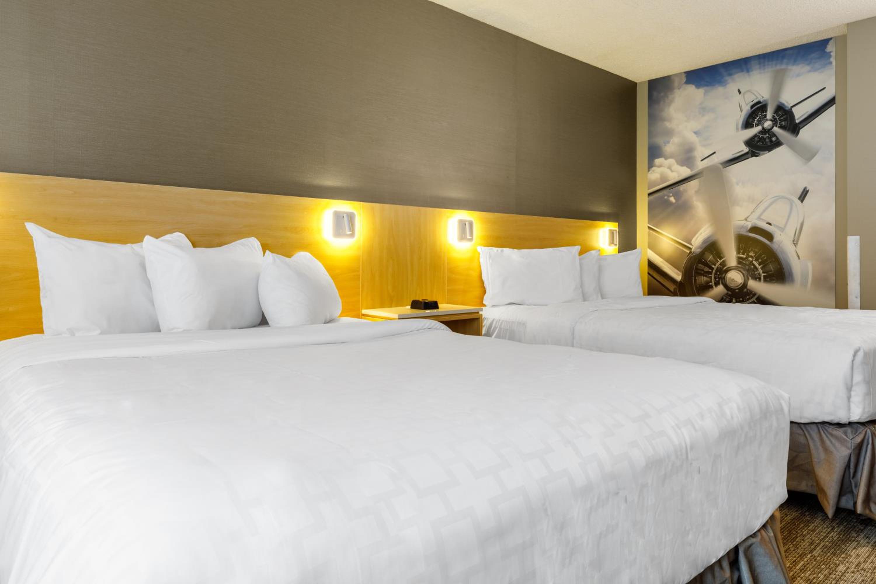 Standard Queen Room with Two Queen Beds - Non Smoking  - Photo 1