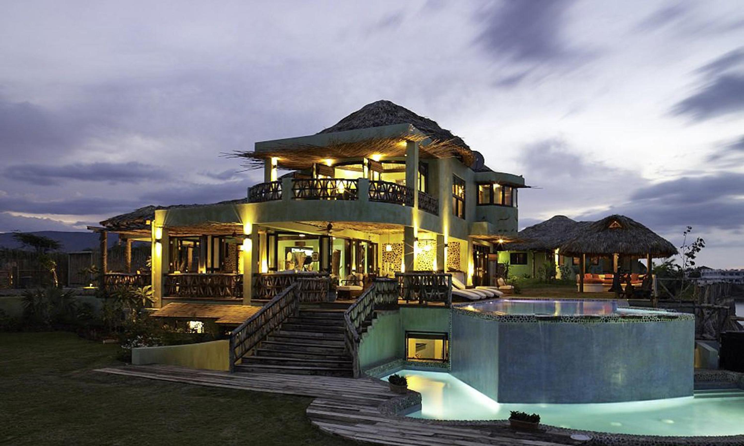 Hotel Building