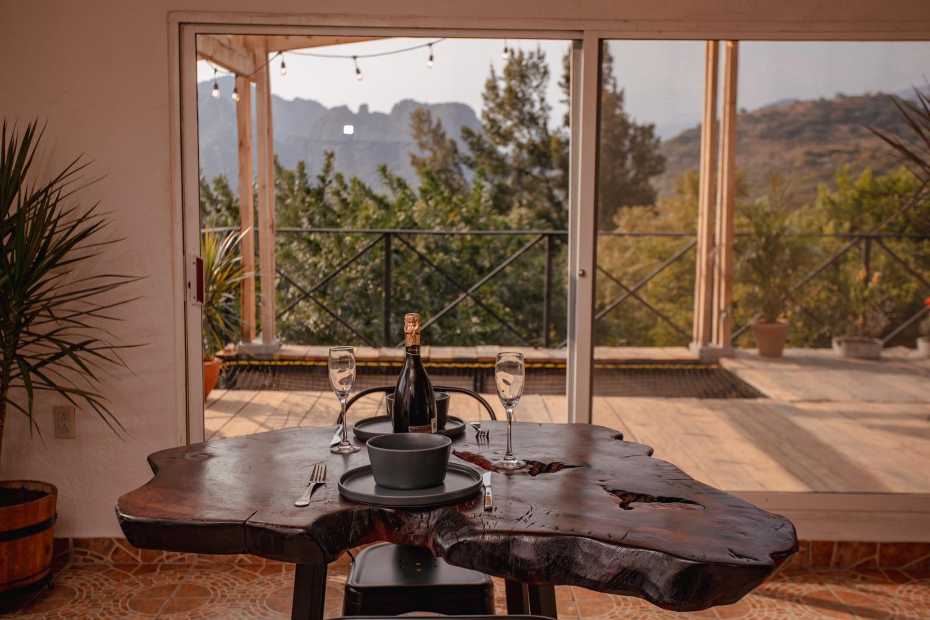 Deluxe Double or Twin Room with Mountain View - Photo 8