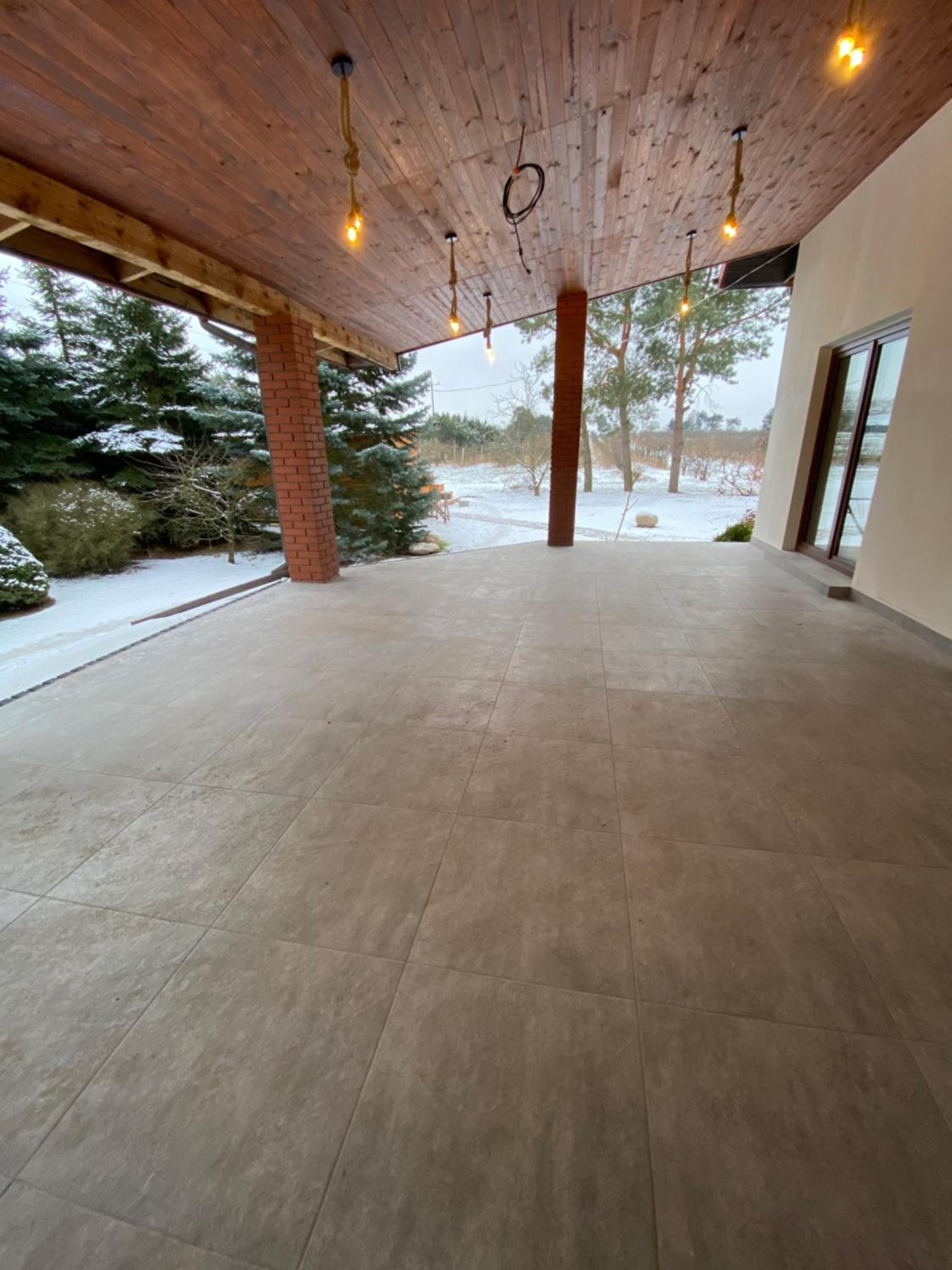 Three-Bedroom House - Photo 2