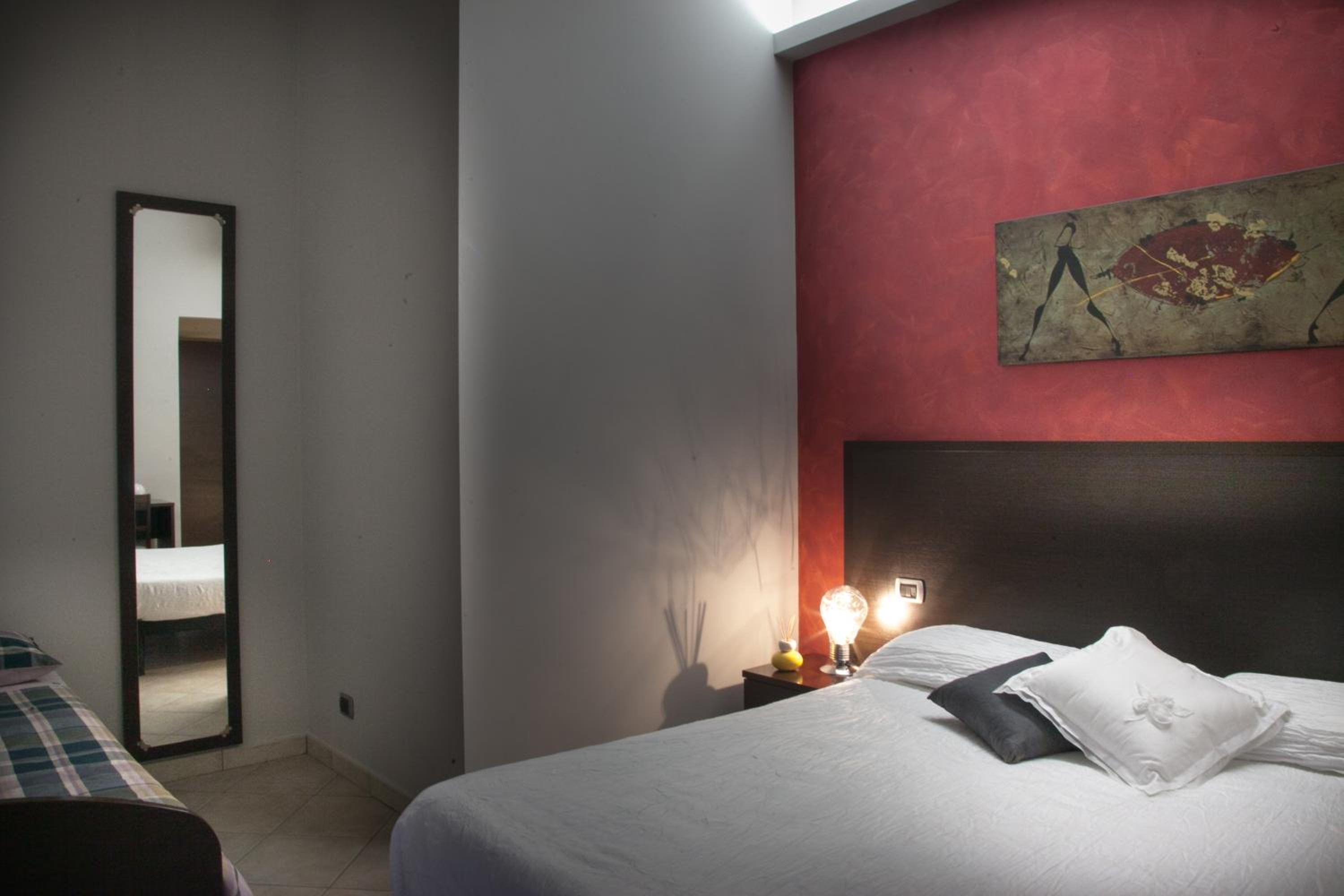 Double or Twin Room - Disability Access - Photo 7
