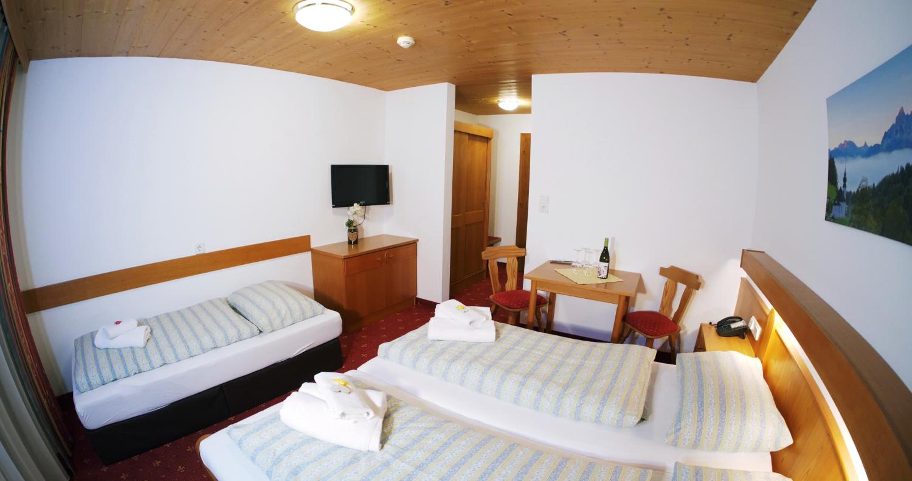 Triple Room photo 2