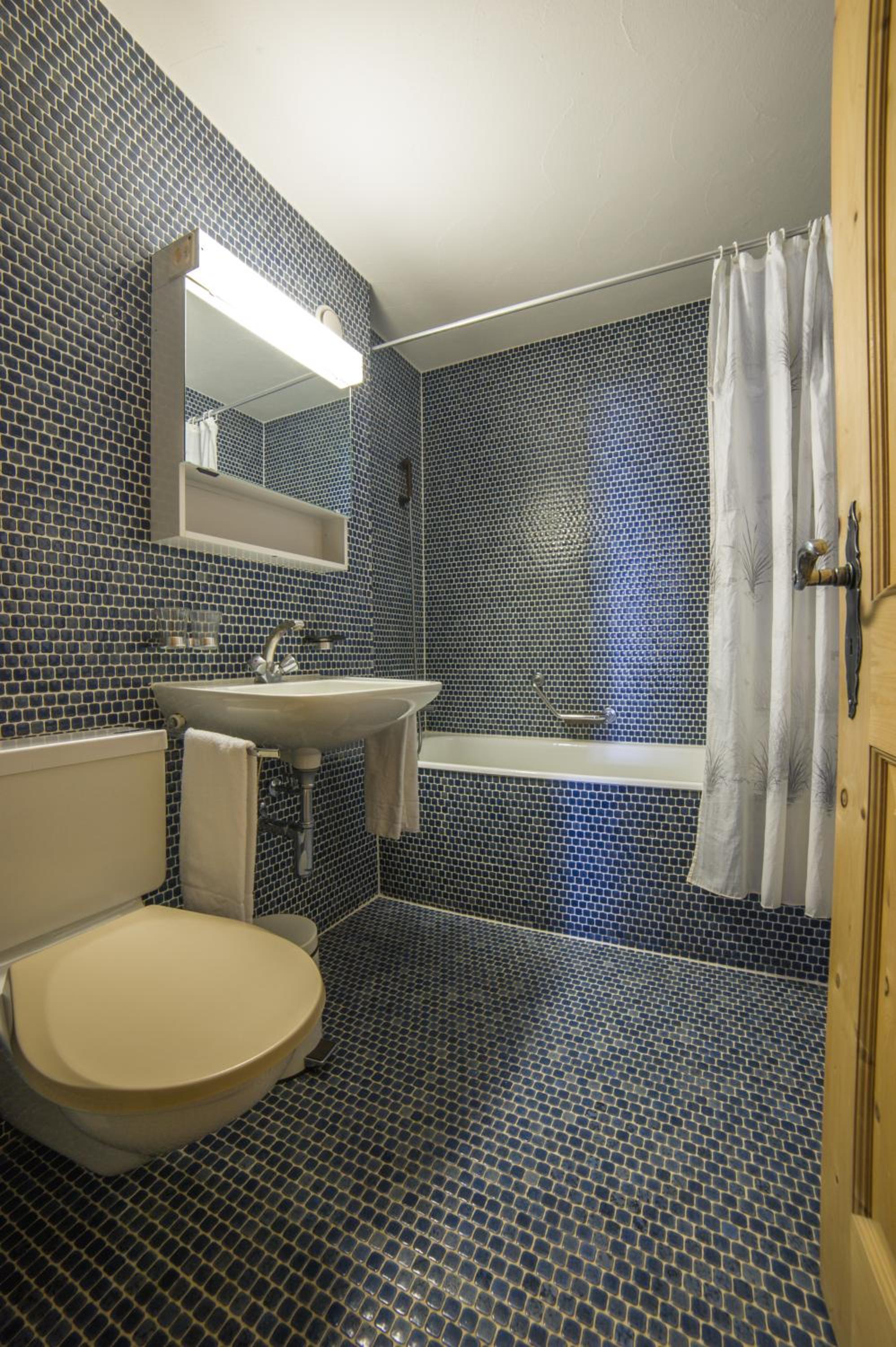 One-Bedroom Apartment with Balcony photo 3