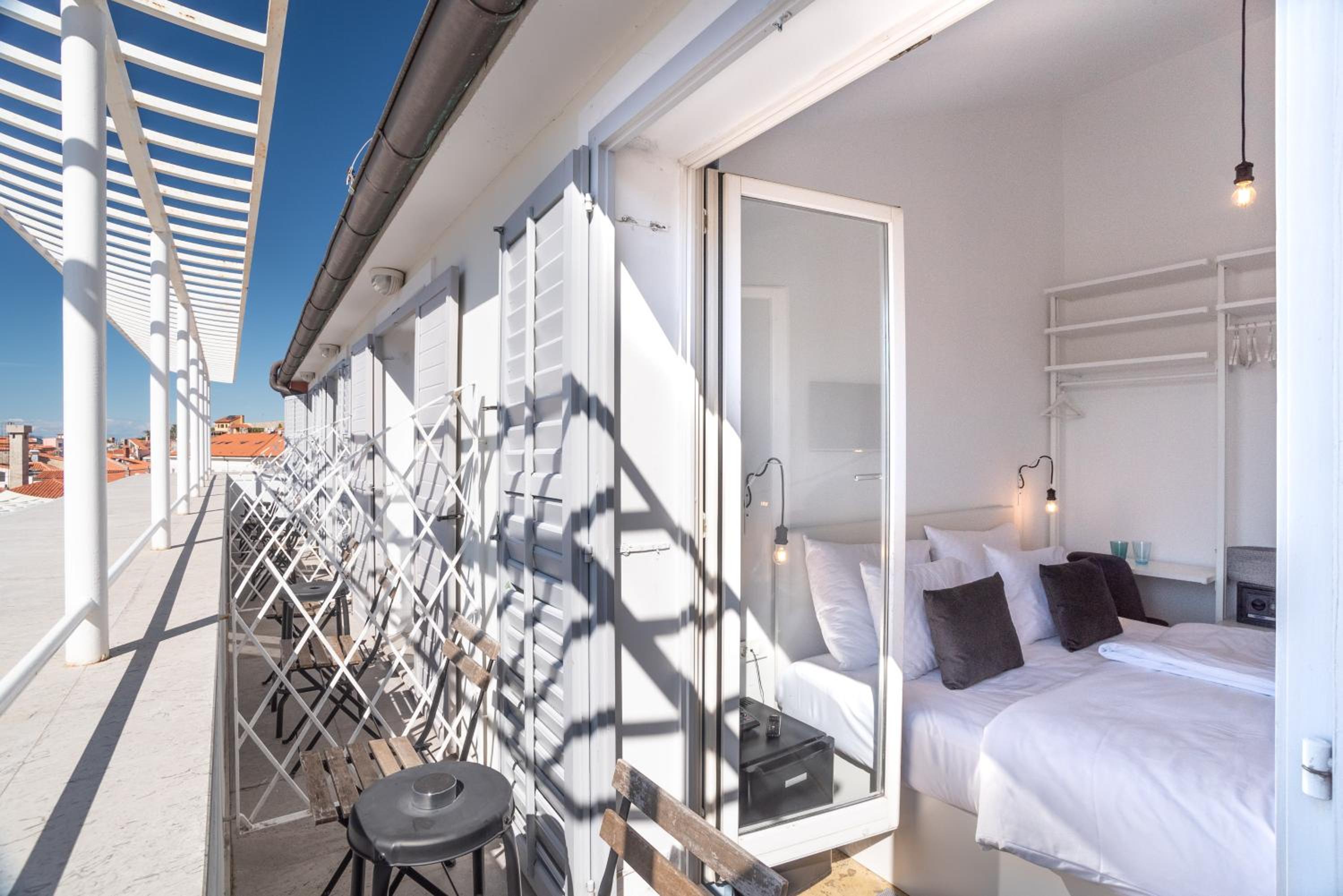 Small Double Room with Balcony and Sea View photo 3