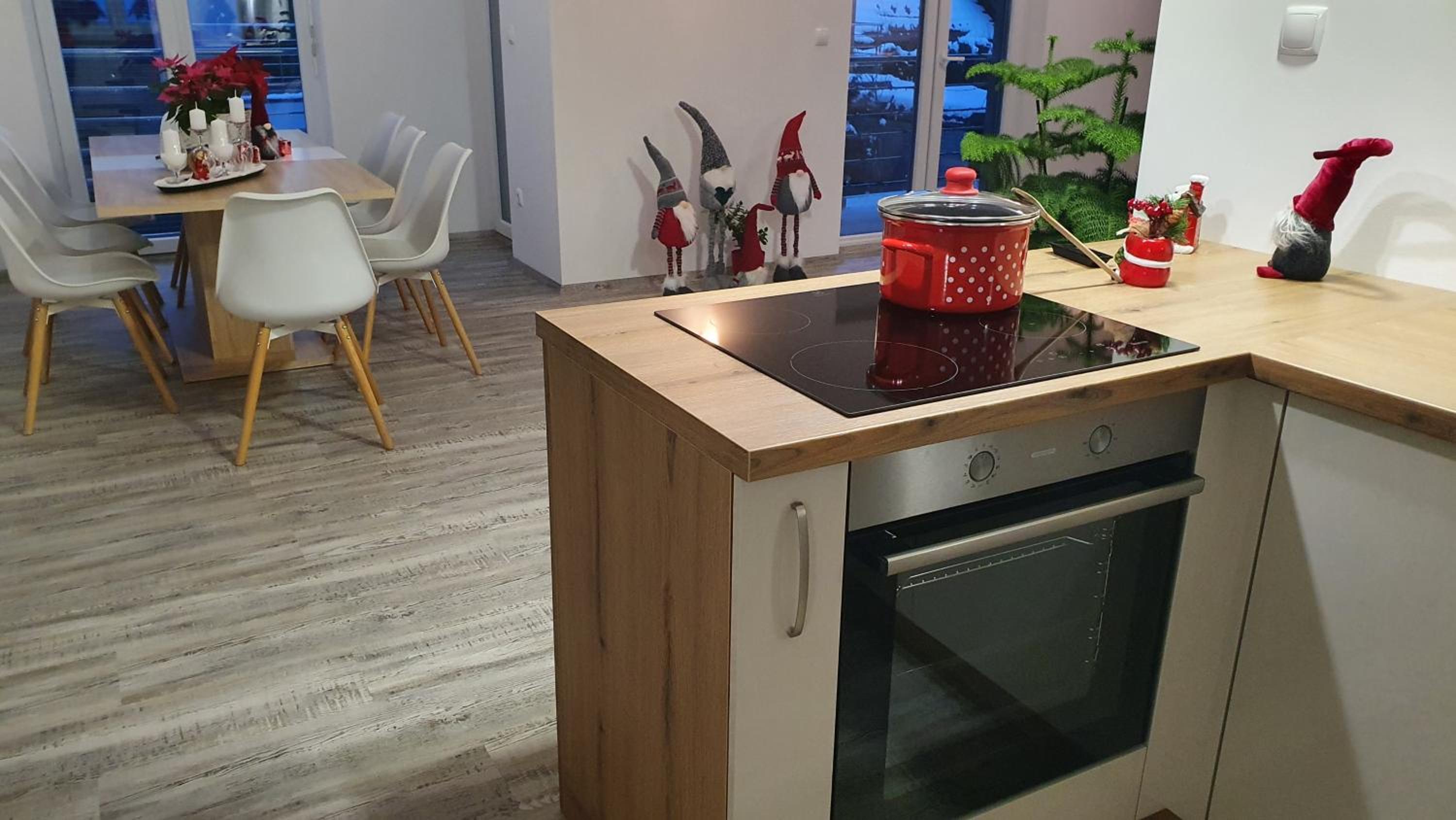 Three-Bedroom Apartment - Photo 19