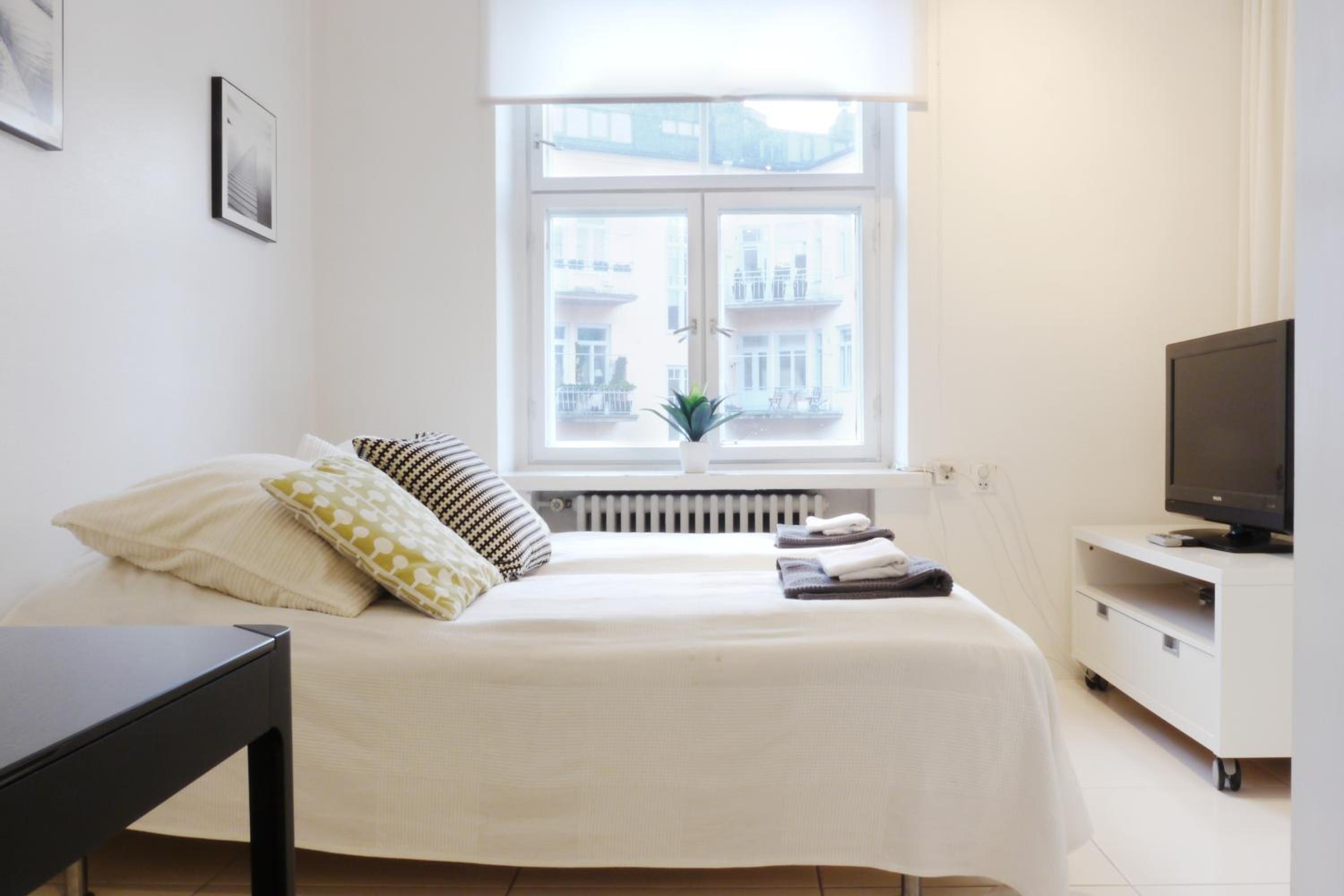 Studio Apartment - Photo 14