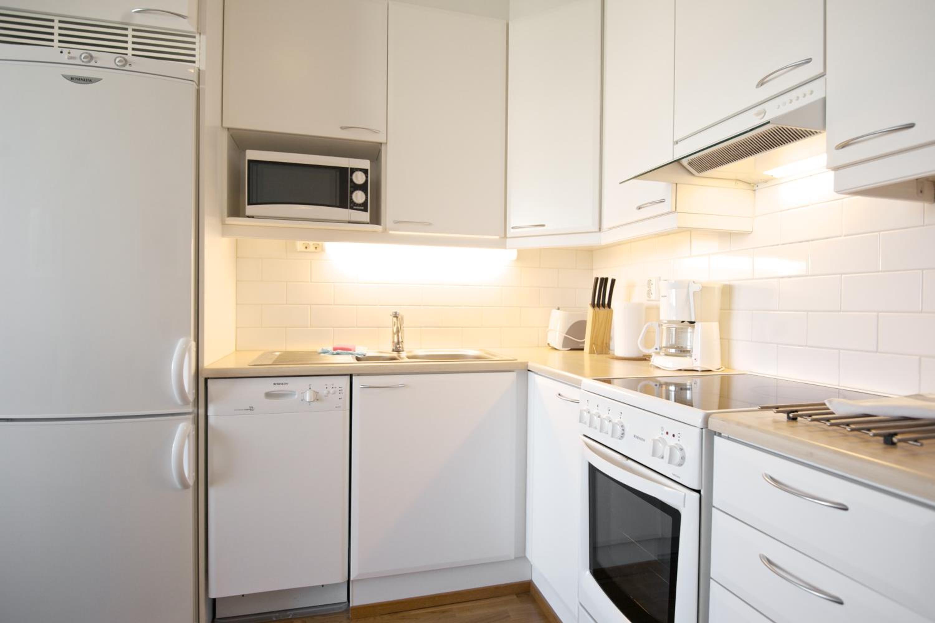 Studio Apartment - Photo 16