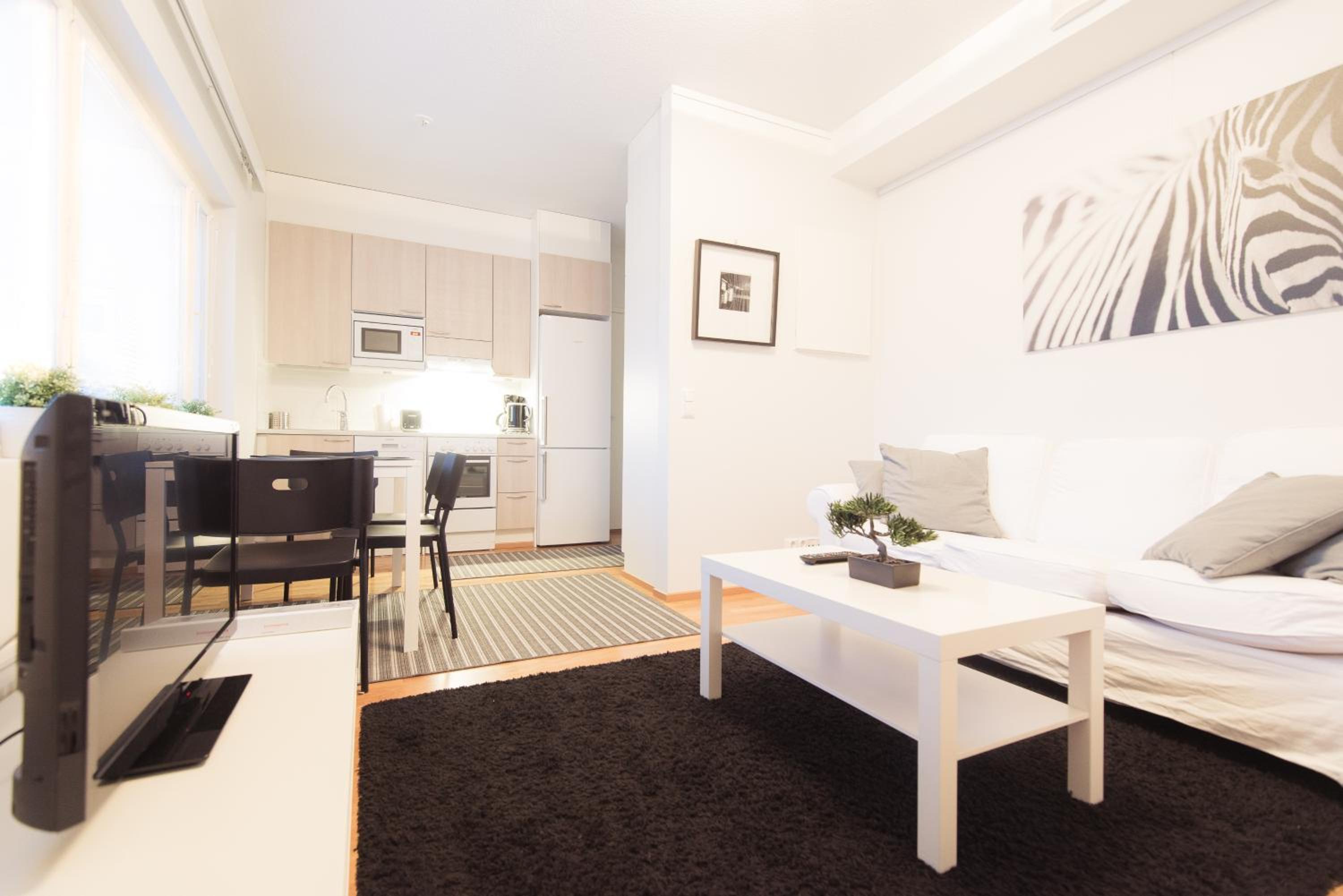 Studio Apartment - Photo 17