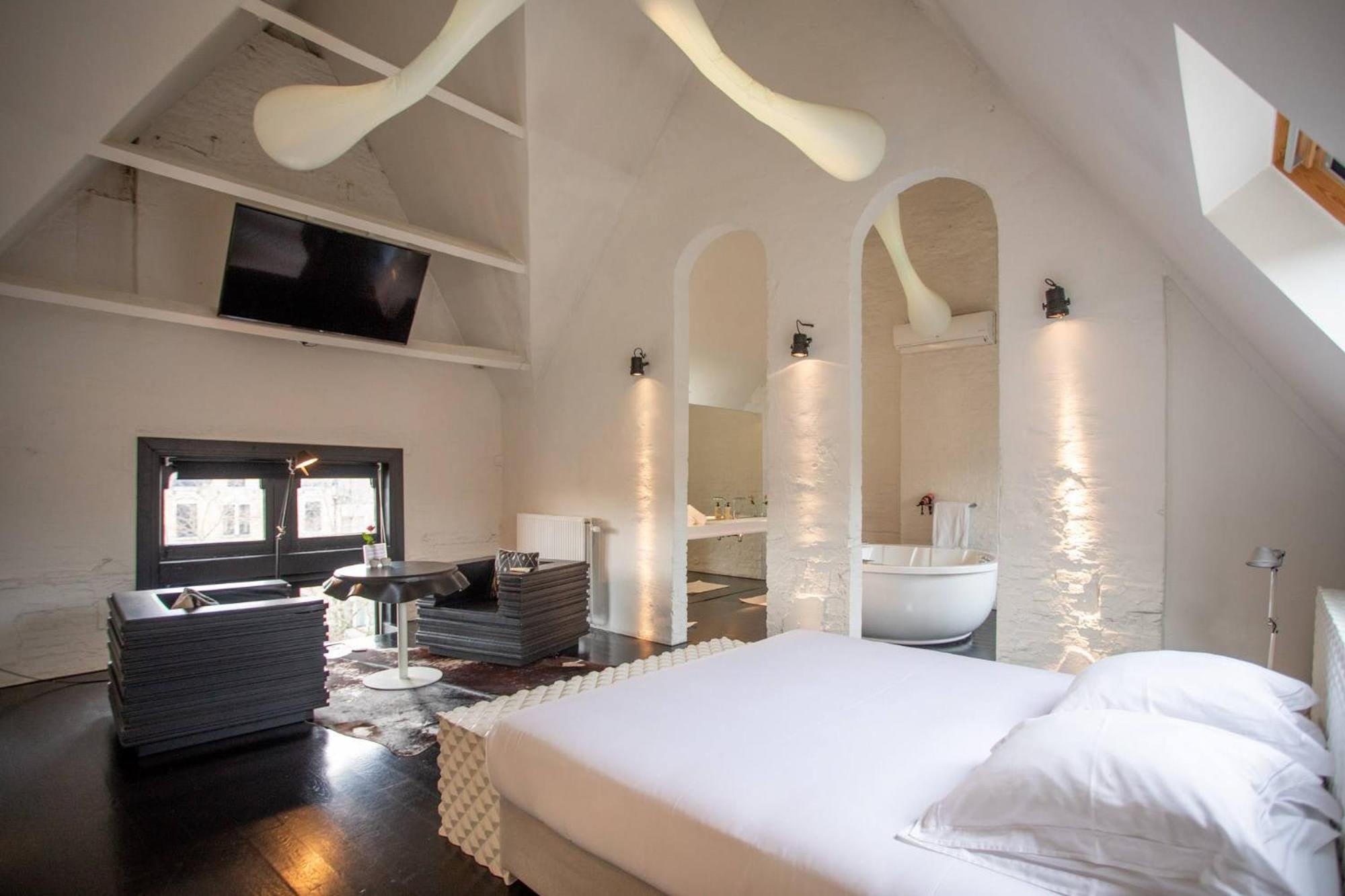Luxury Suite photo 3