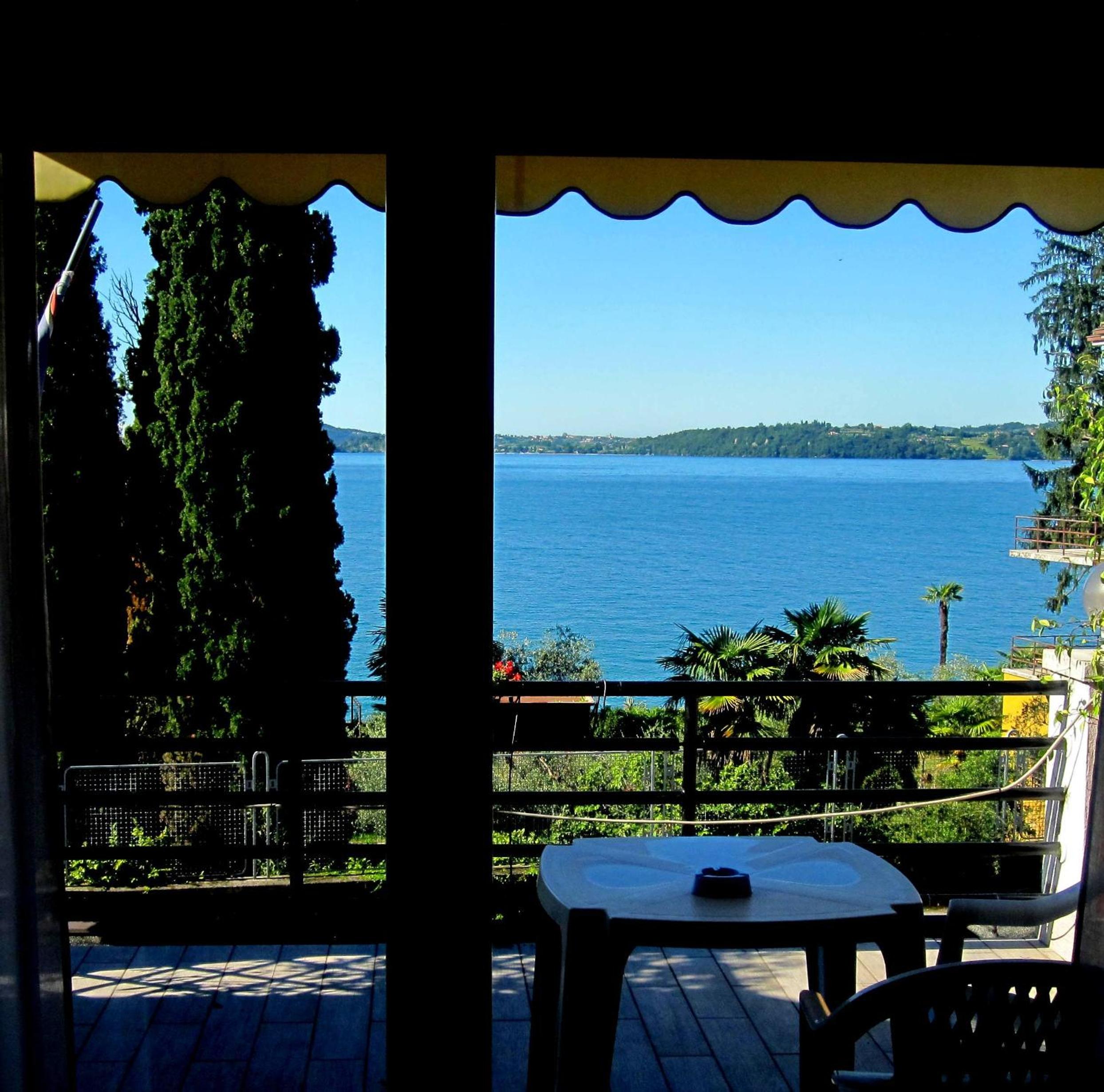 Double Room with Lake View - Photo 5