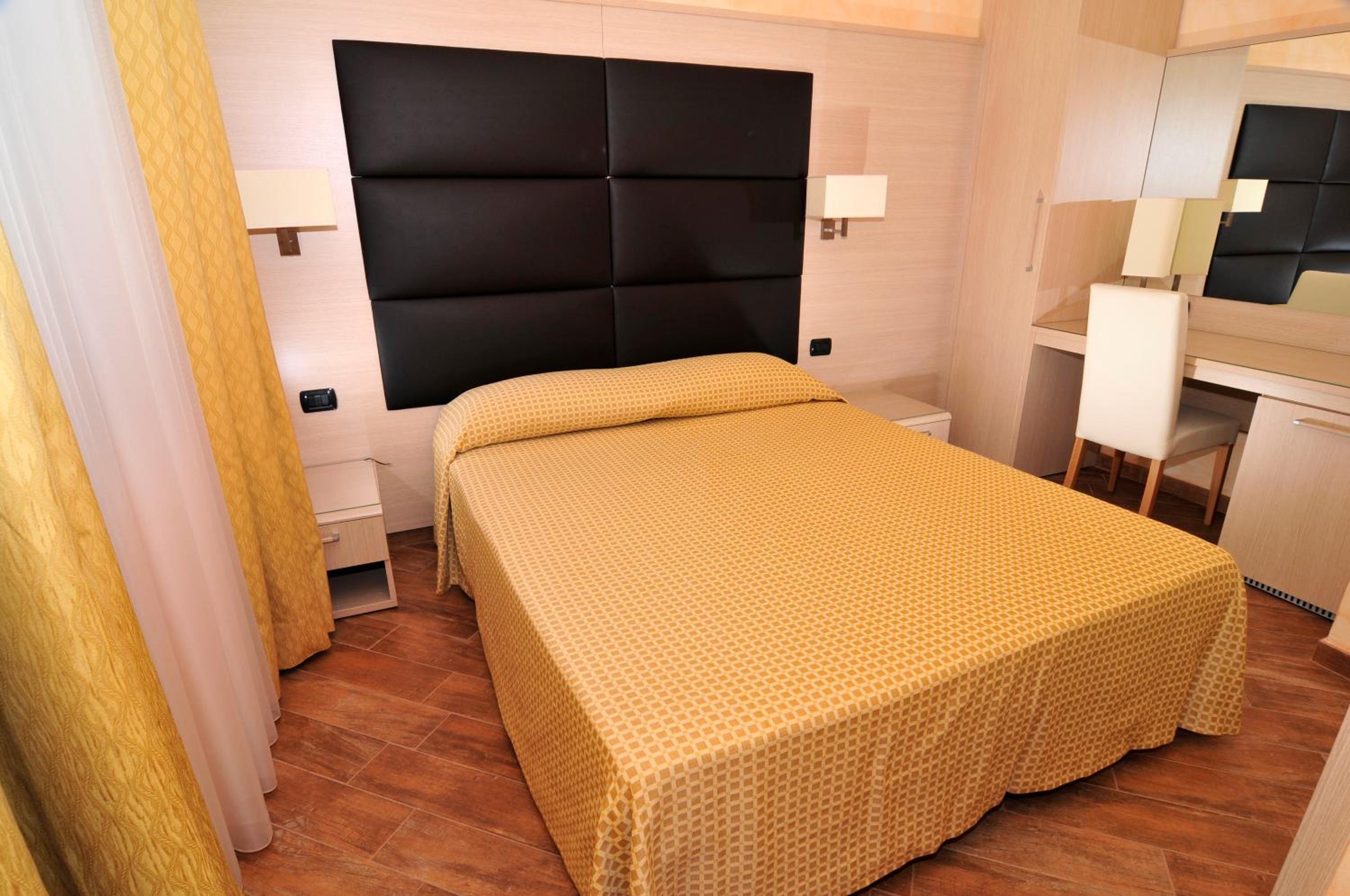 Double or Twin Room photo 3