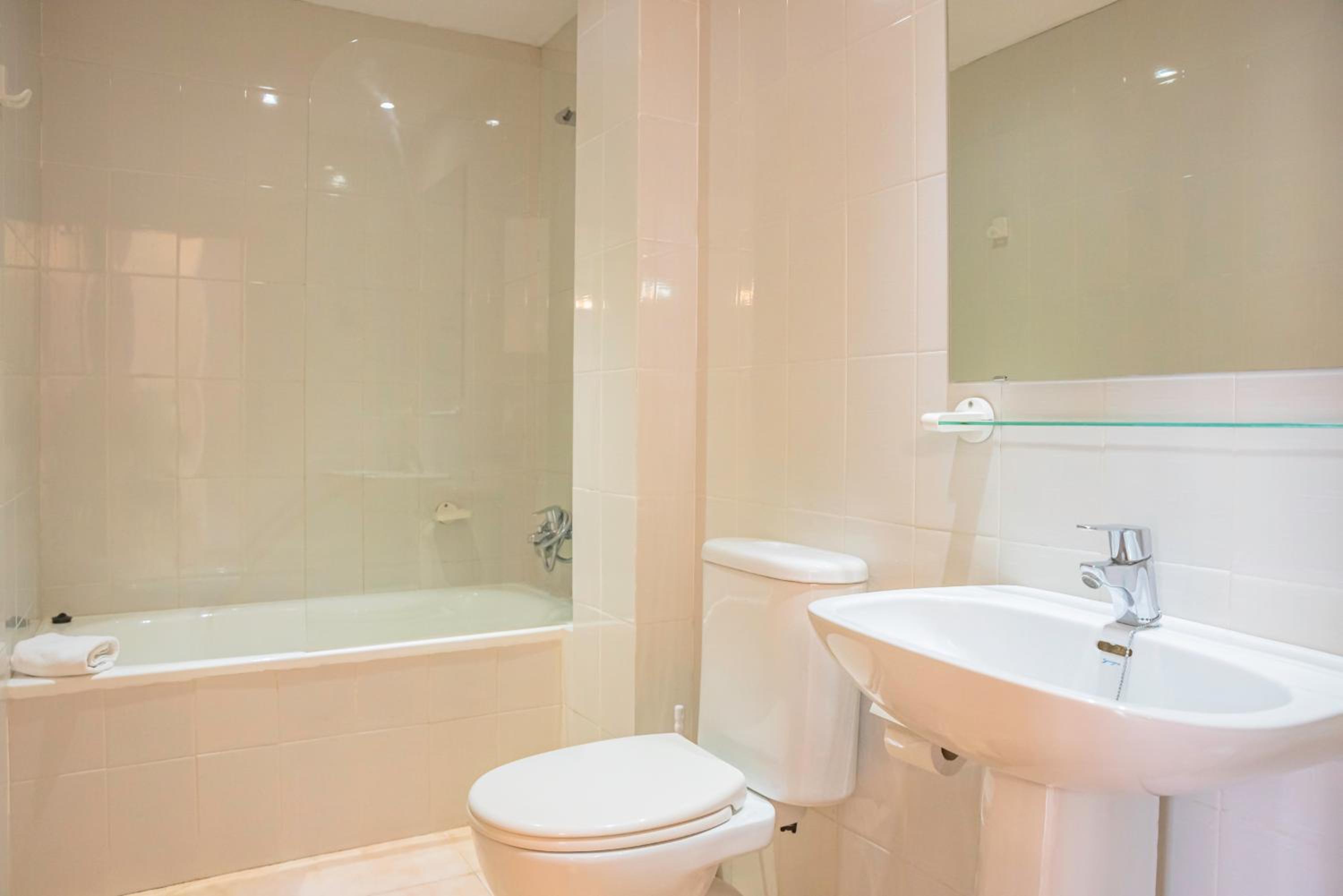 One-Bedroom Apartment (4 Adults) - Photo 34
