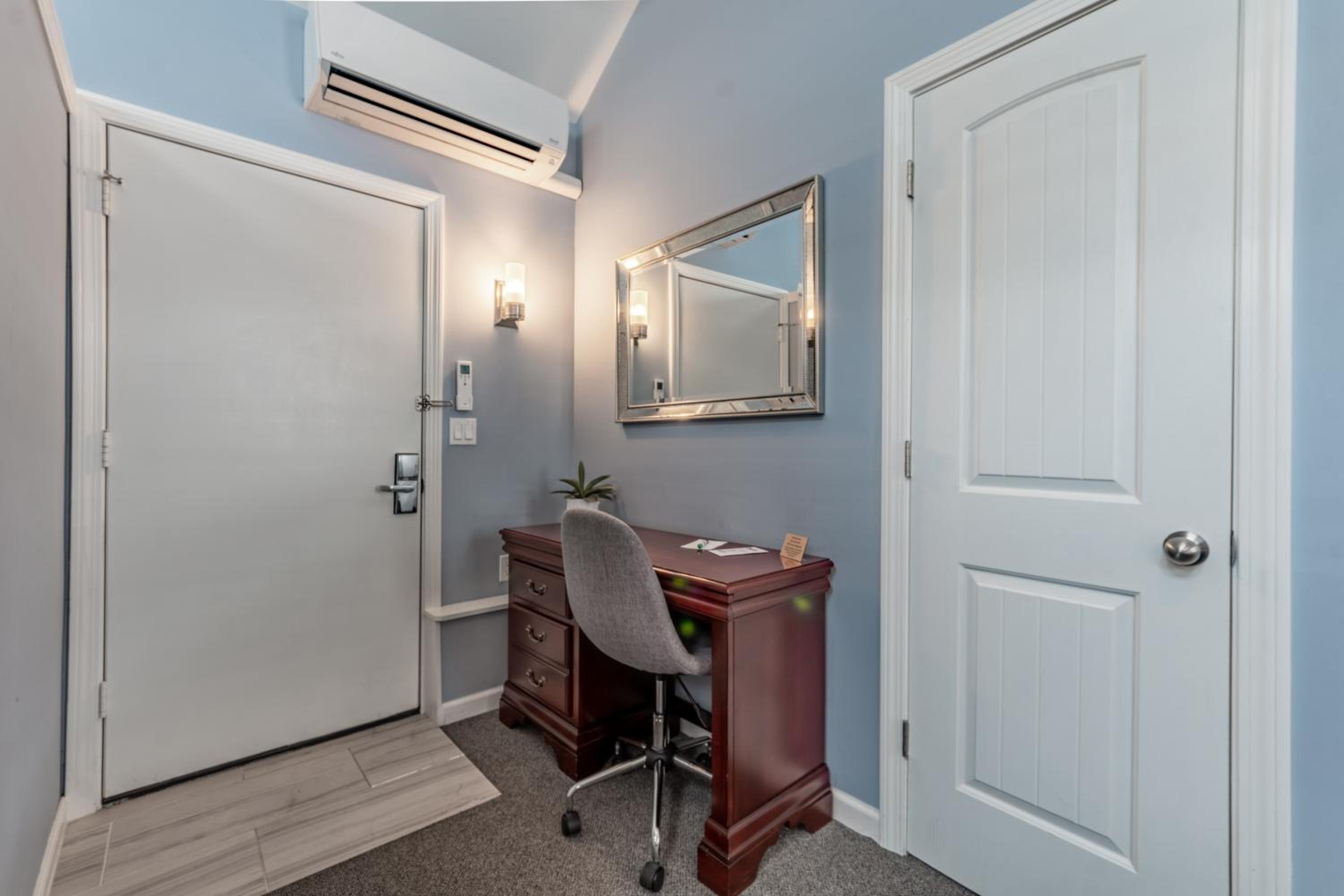 Queen Room