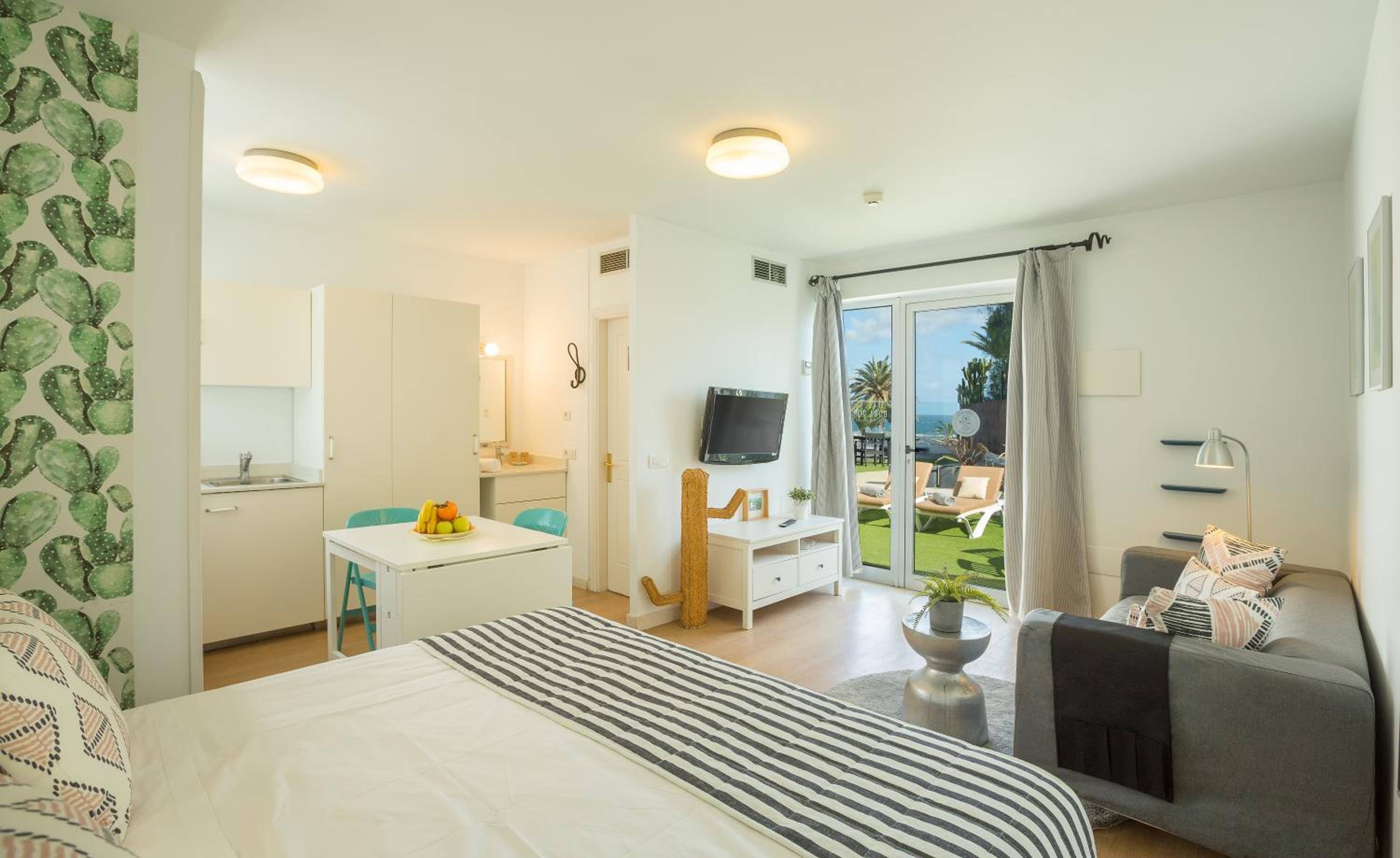 Estudio con terraza