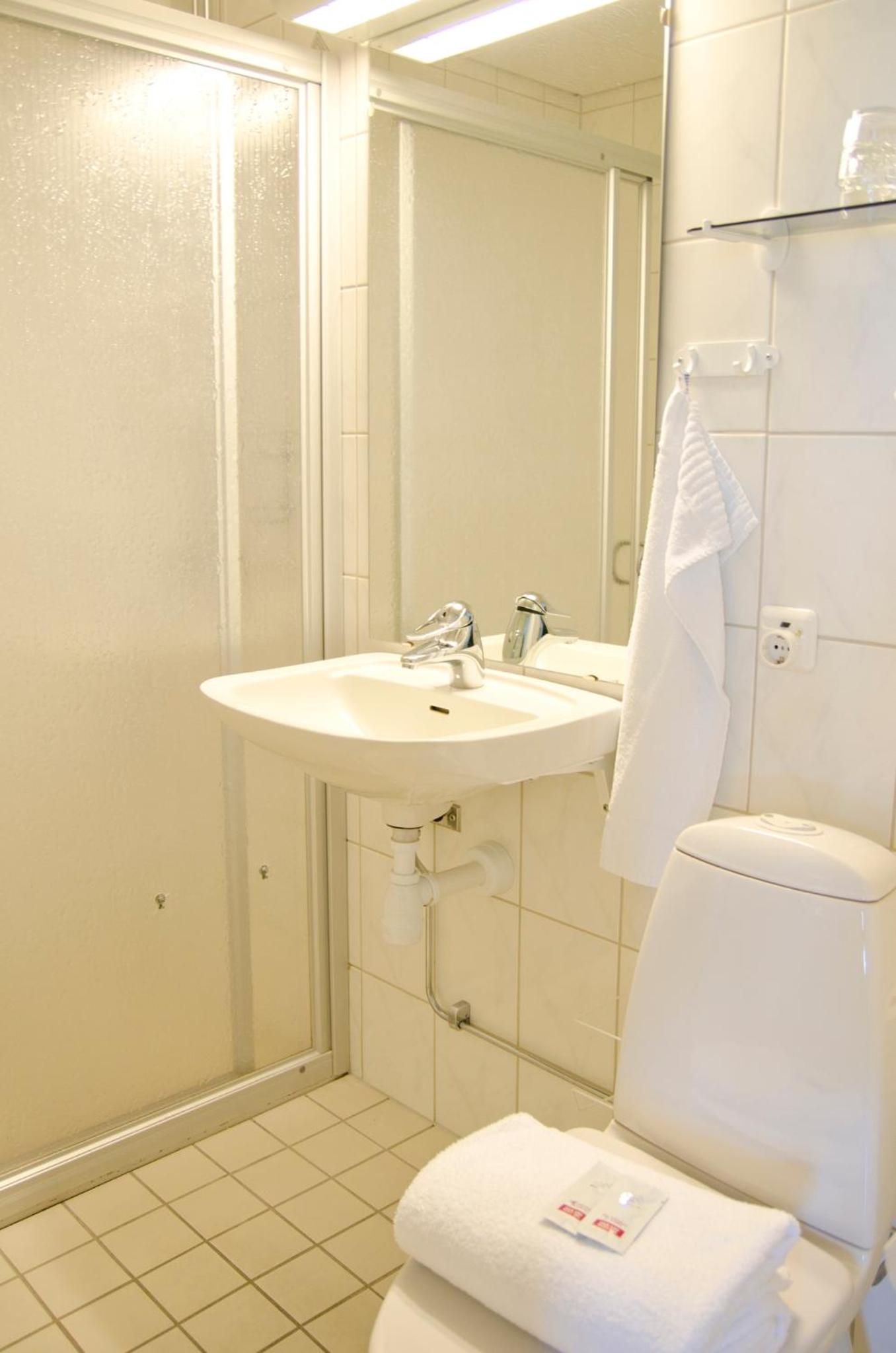 Single Room photo 3