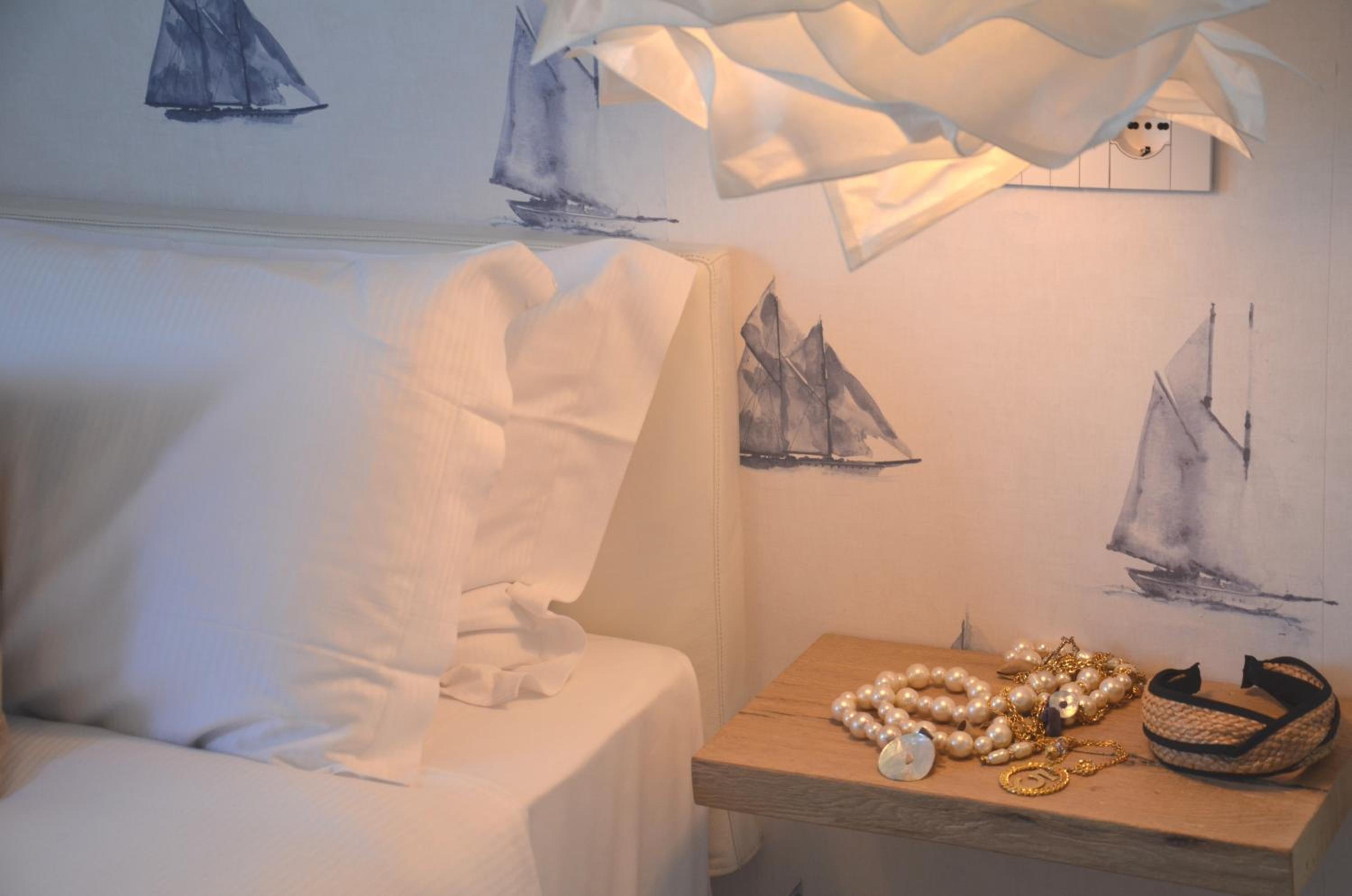 Double Room with Lake View - Photo 1