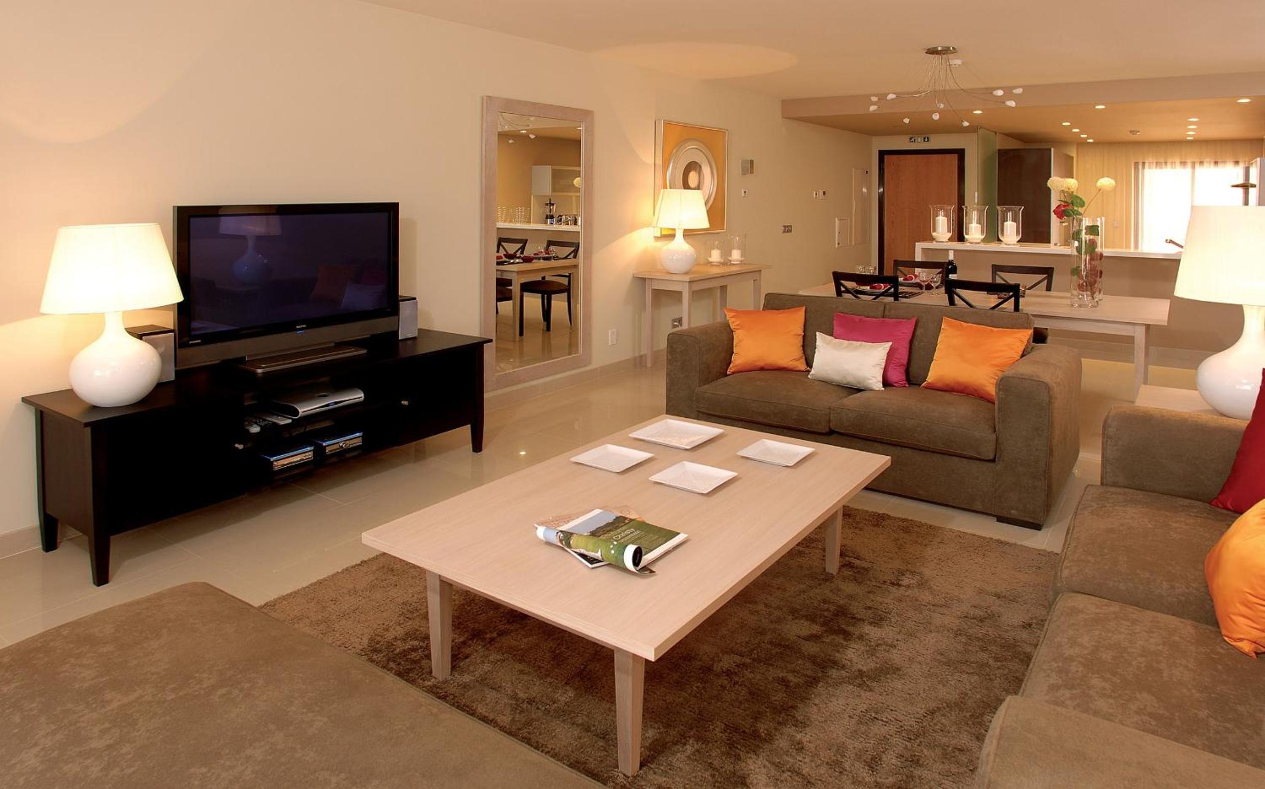 One-Bedroom Apartment - Photo 1