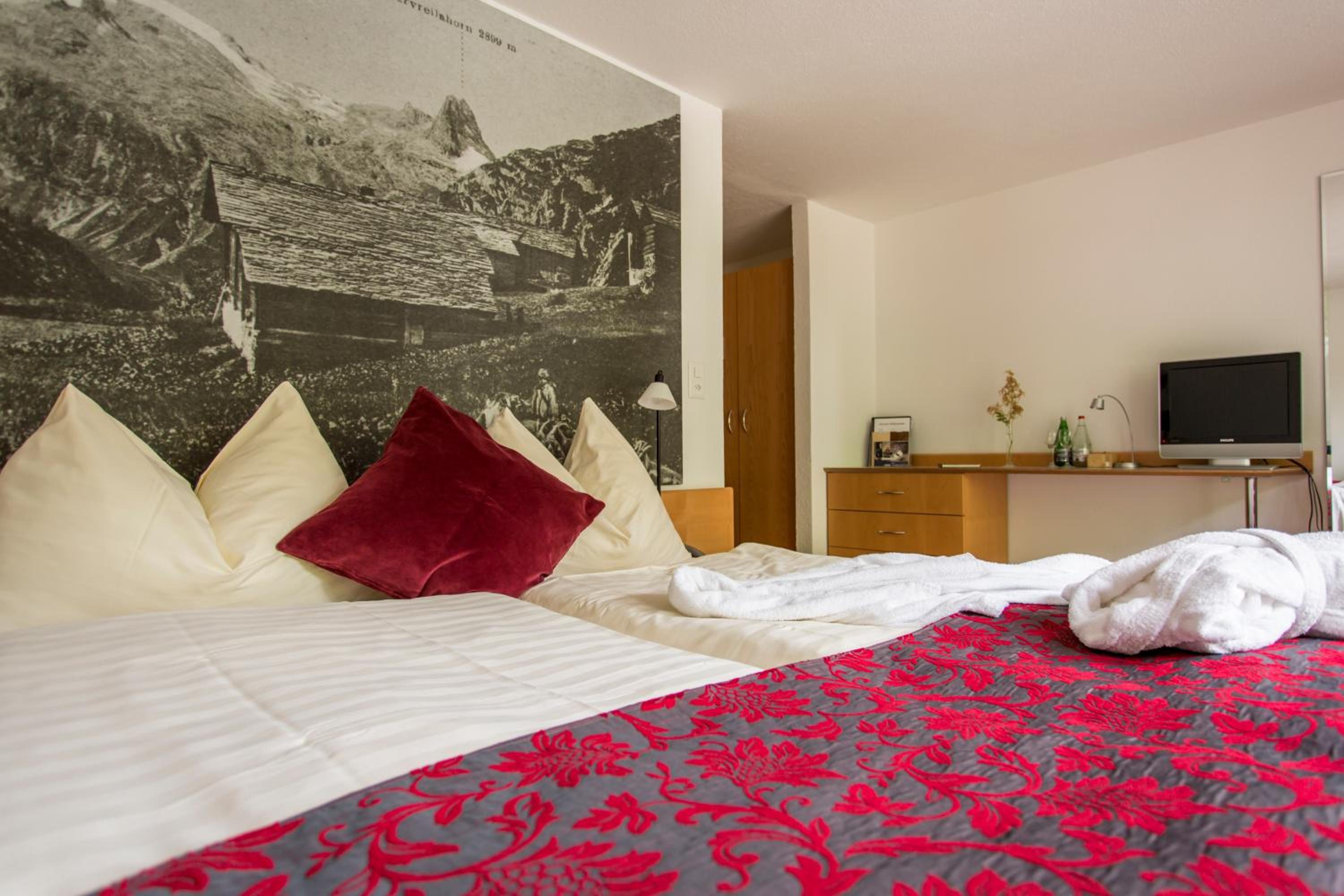 Premium Family Room - Photo 1