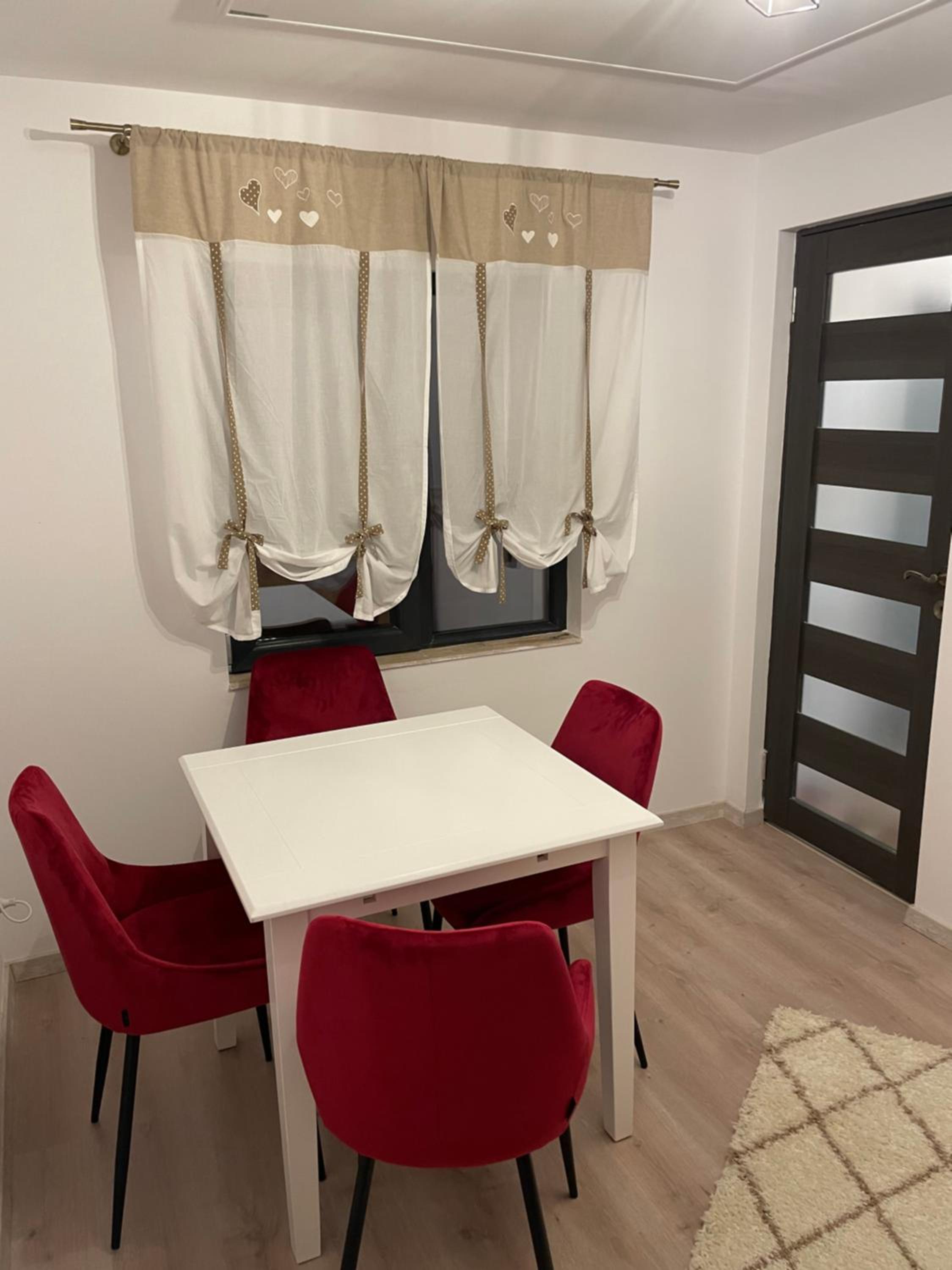 One-Bedroom House - Photo 9