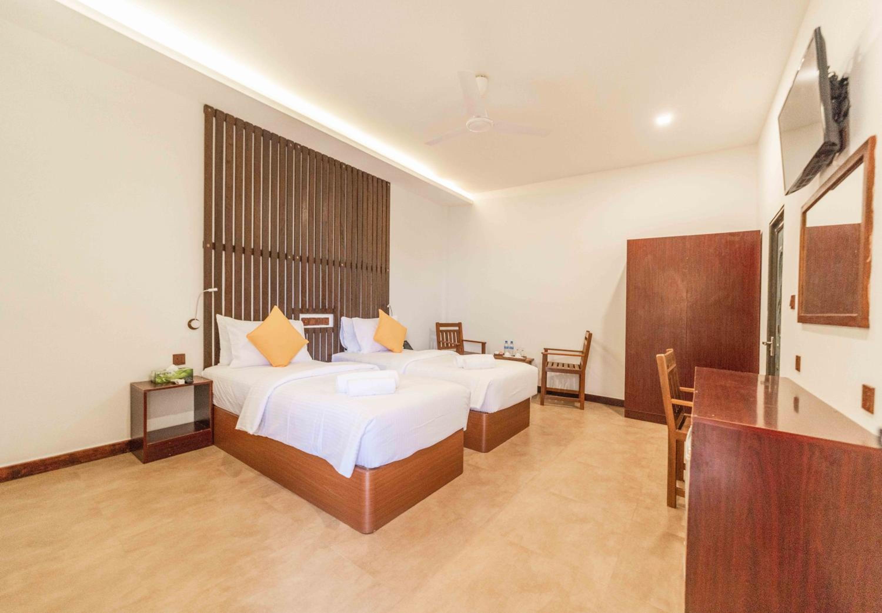 Double or Twin Room - Photo 4