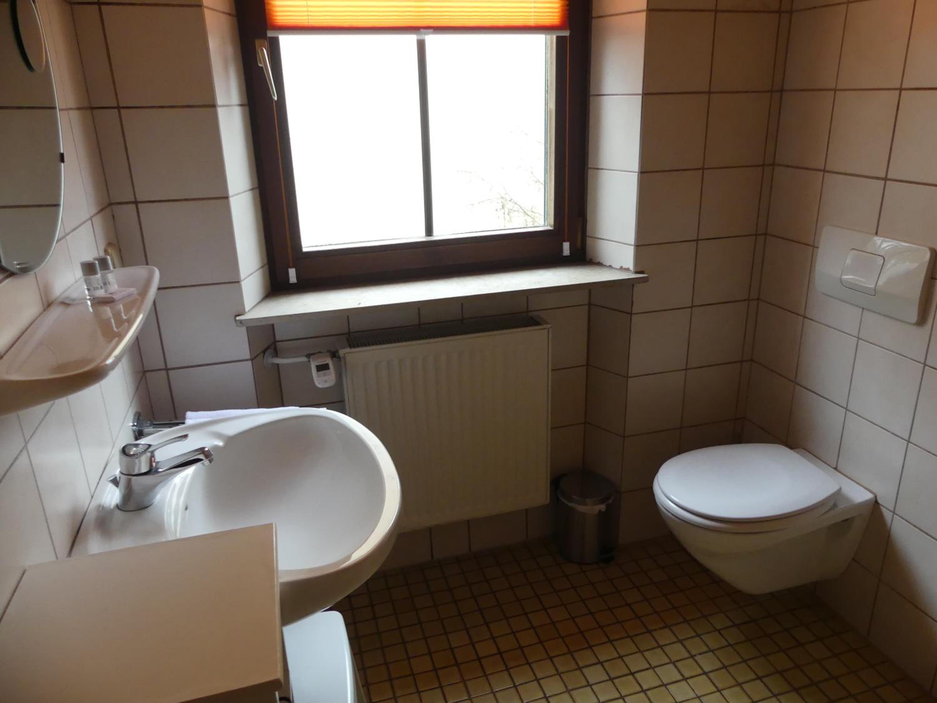 Double Room - Photo 8