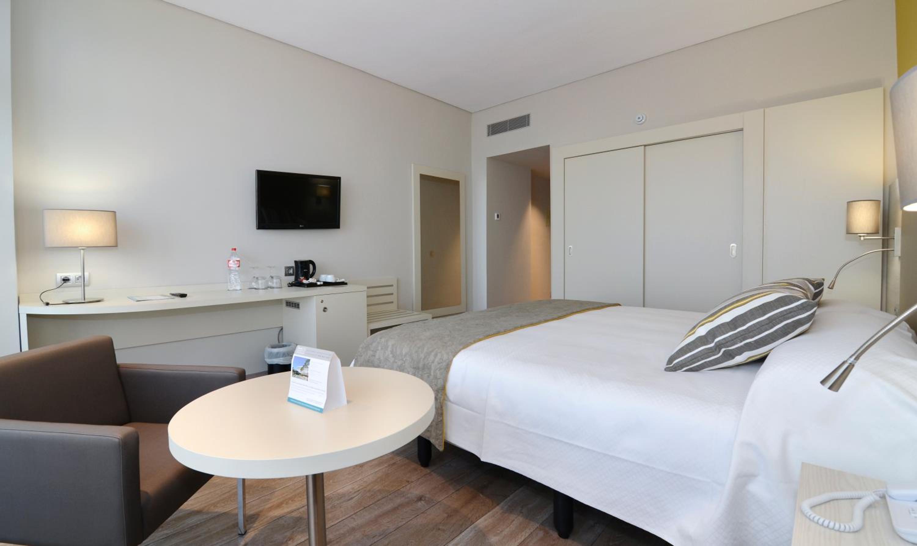 Double or Twin Room photo 3