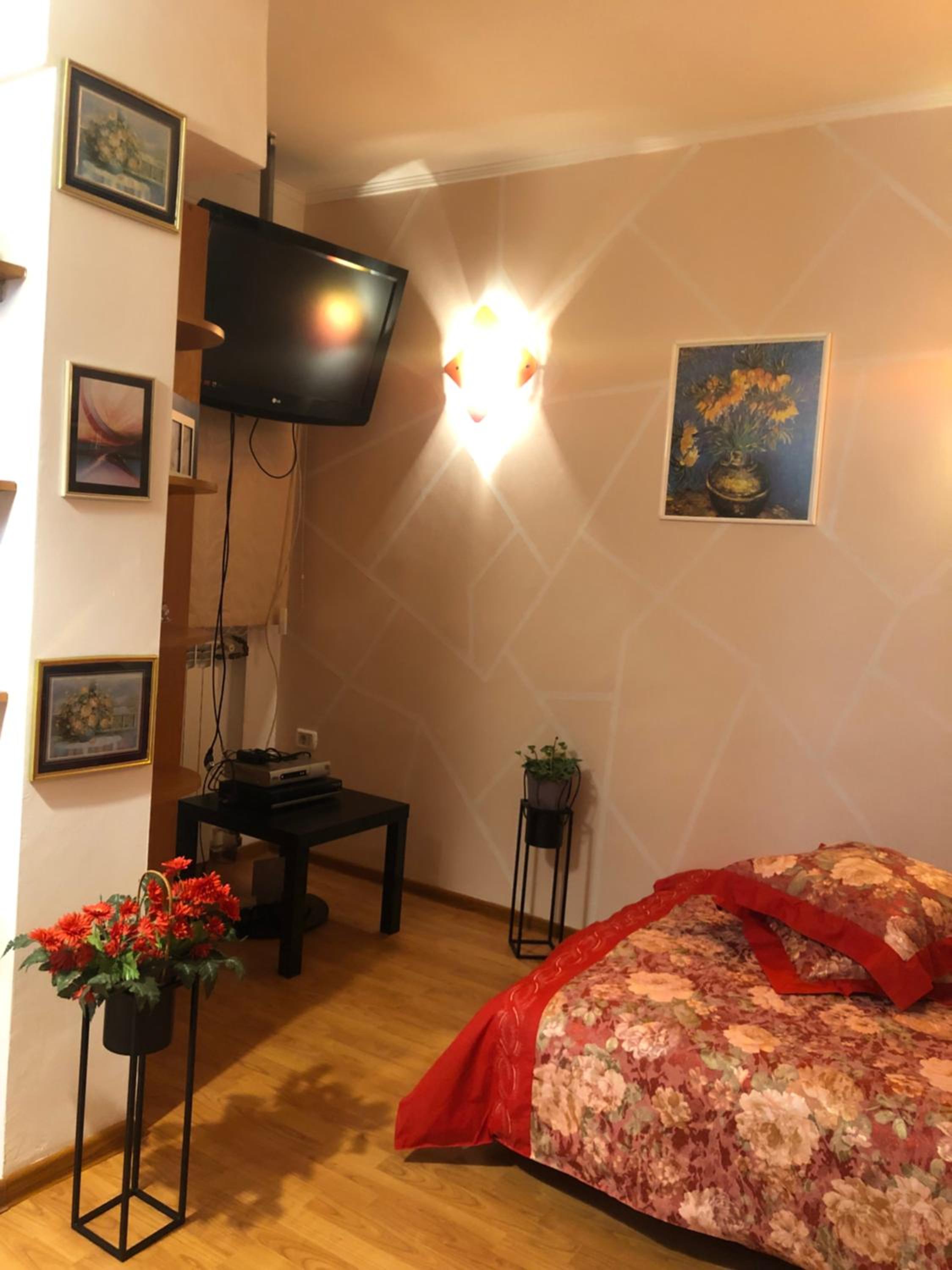 One-Bedroom Apartment - Photo 9