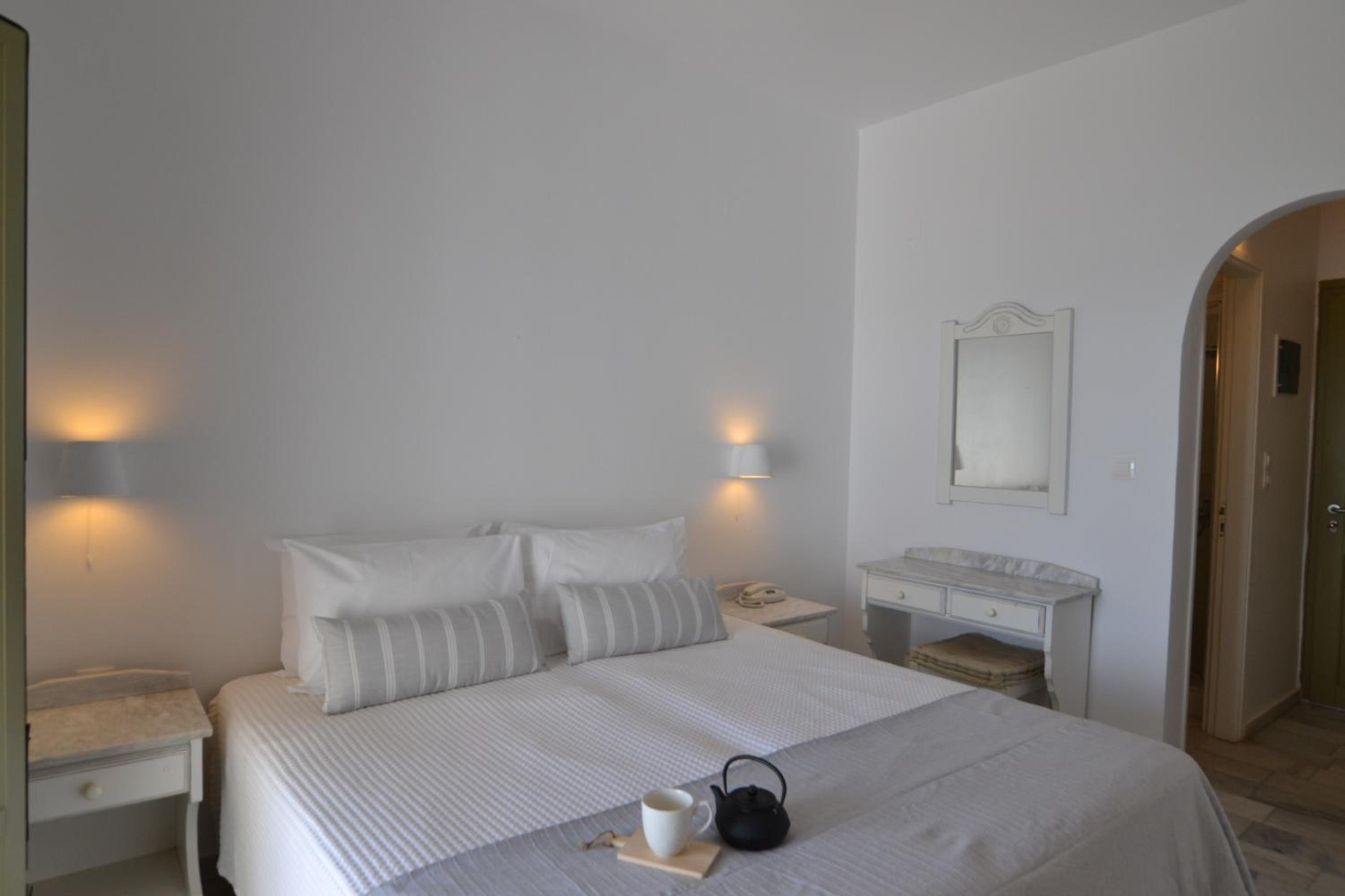 Double or Twin Room with Partial Sea View