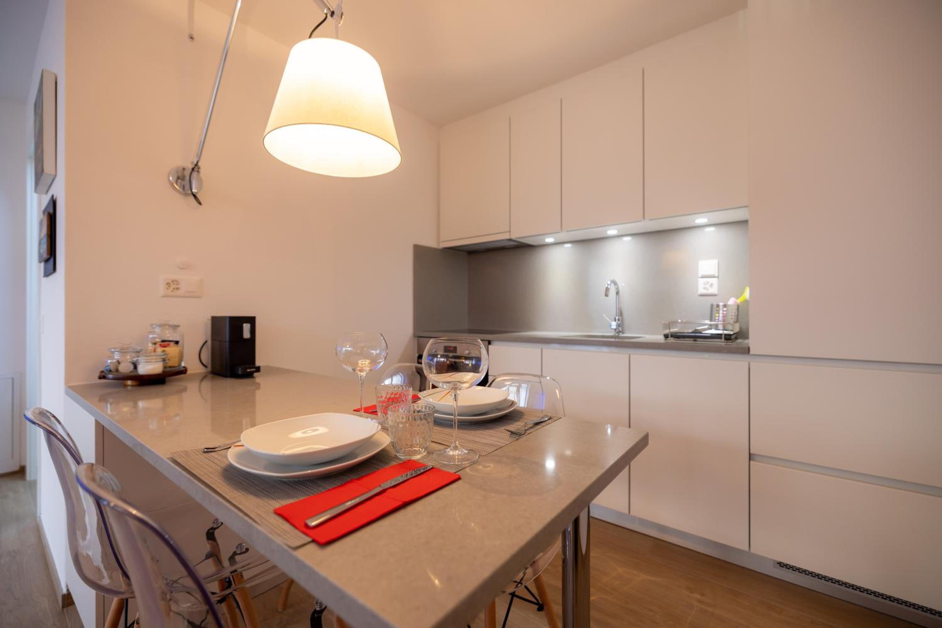 One-Bedroom Apartment - Photo 8