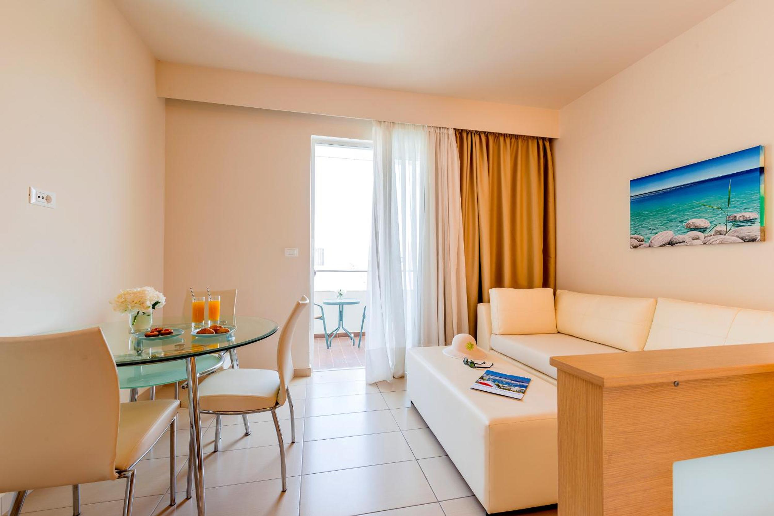 One-Bedroom Suite (2 Adults) - Photo 1
