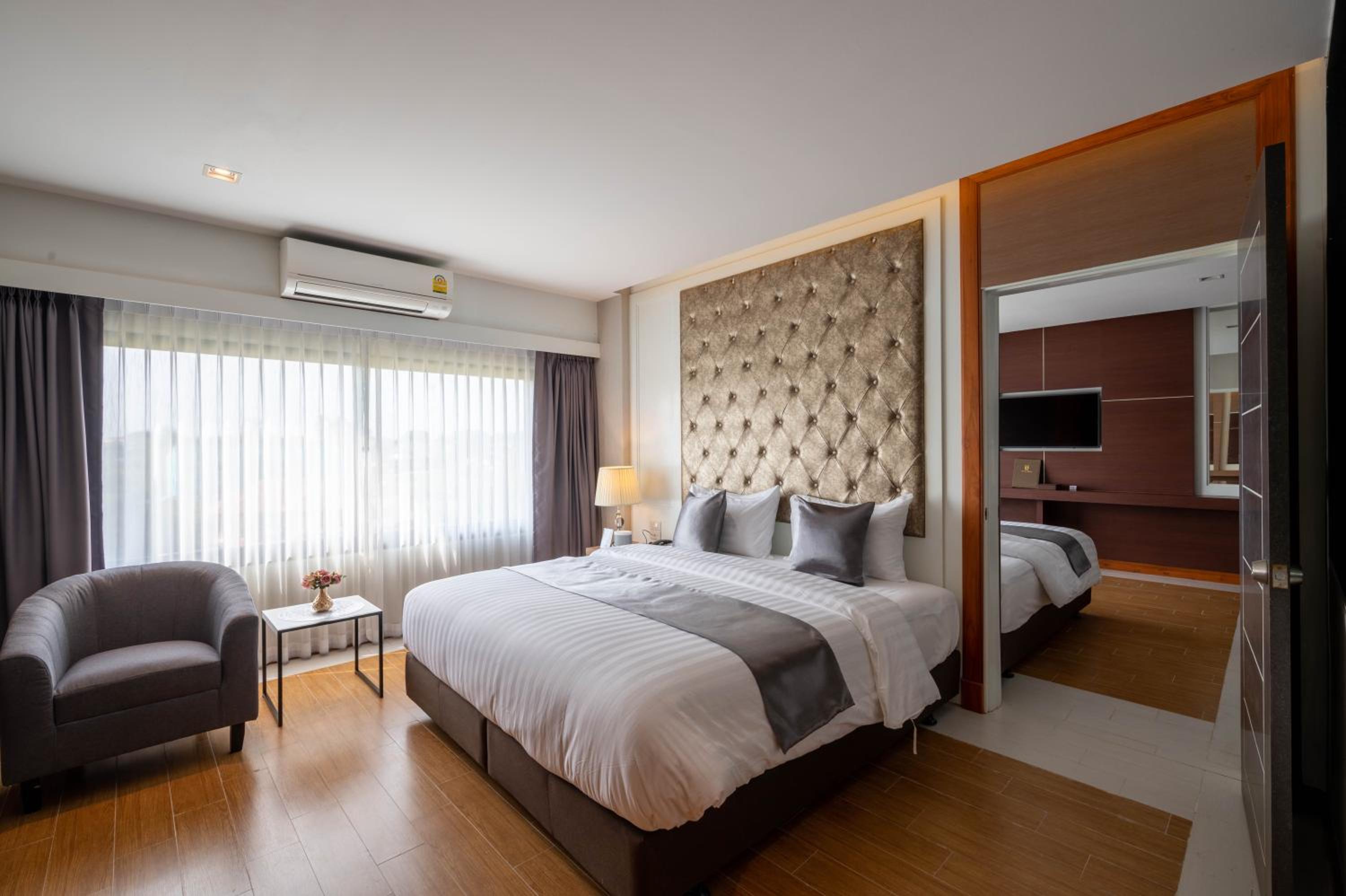 Deluxe Double or Twin Room
