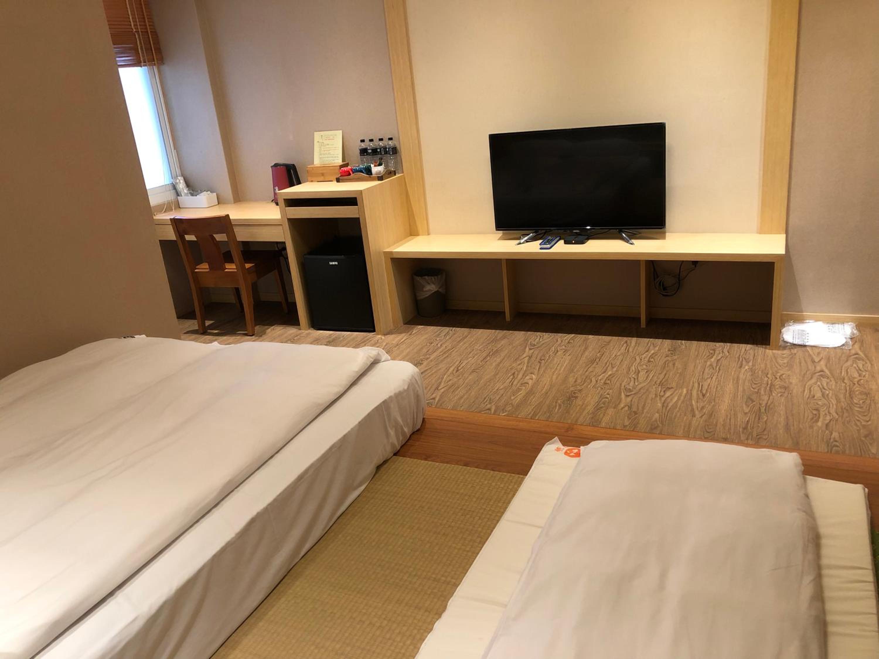Japanese-Style Quadruple Room photo 1