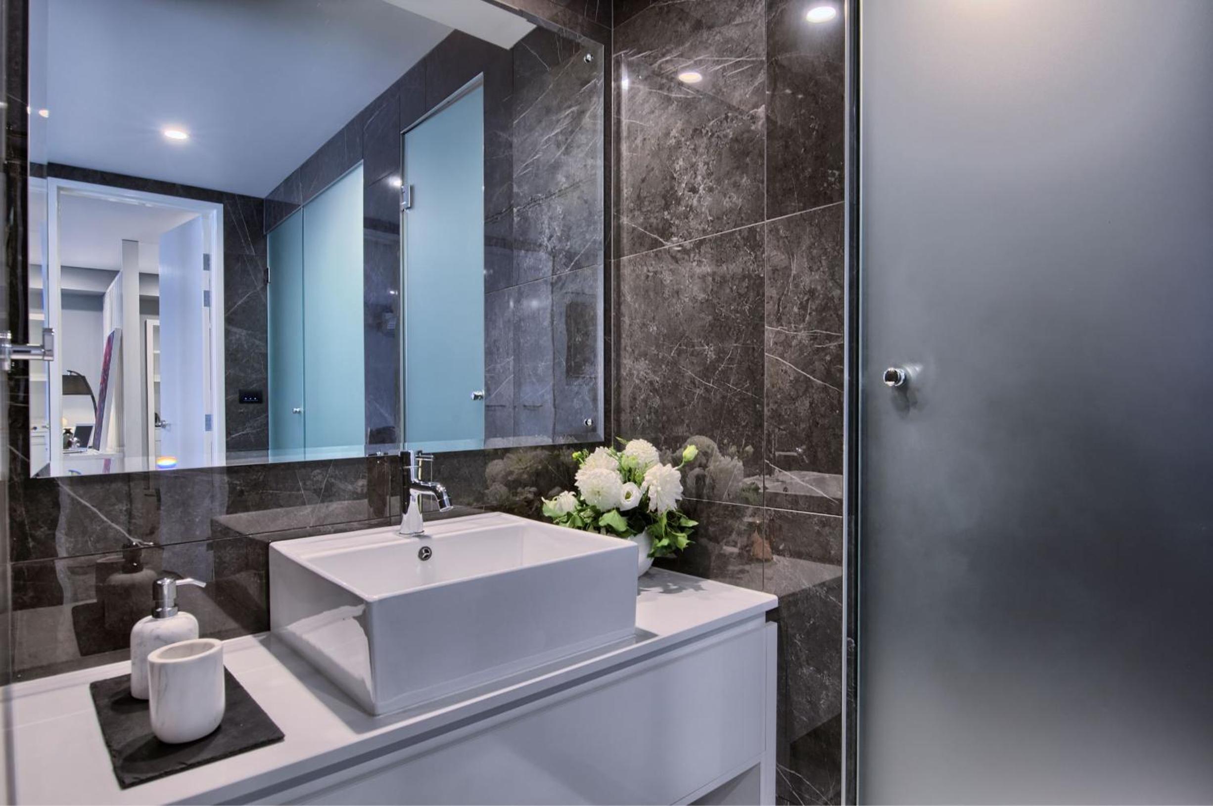 Crown Suite photo 3