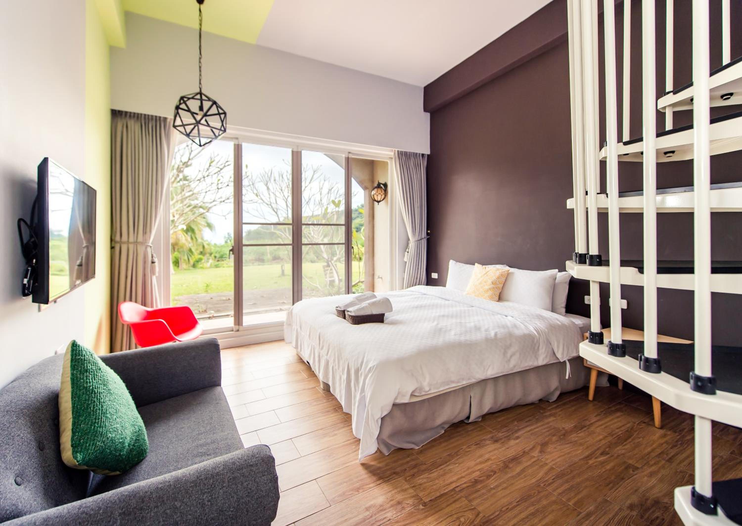 Deluxe Family Room photo 1